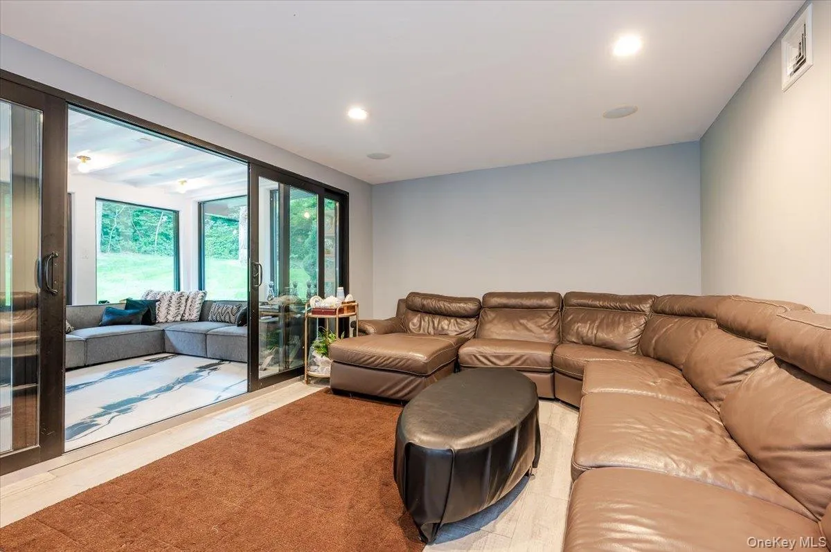 26 Red Brook Road, North Hempstead, NY, 3 Bedrooms Bedrooms, 7 Rooms Rooms,2 BathroomsBathrooms,Residential Lease,For Rent,Red Brook,0,991731 26 Red Brook Road, North Hempstead, NY, 3 Bedrooms Bedrooms, 7 Rooms Rooms,2 BathroomsBathrooms,Residential Lease,For Rent,Red Brook,0,991731