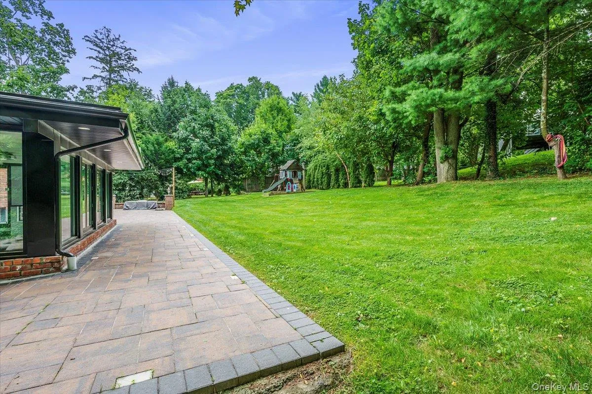 26 Red Brook Road, North Hempstead, NY, 3 Bedrooms Bedrooms, 7 Rooms Rooms,2 BathroomsBathrooms,Residential Lease,For Rent,Red Brook,0,991731 26 Red Brook Road, North Hempstead, NY, 3 Bedrooms Bedrooms, 7 Rooms Rooms,2 BathroomsBathrooms,Residential Lease,For Rent,Red Brook,0,991731