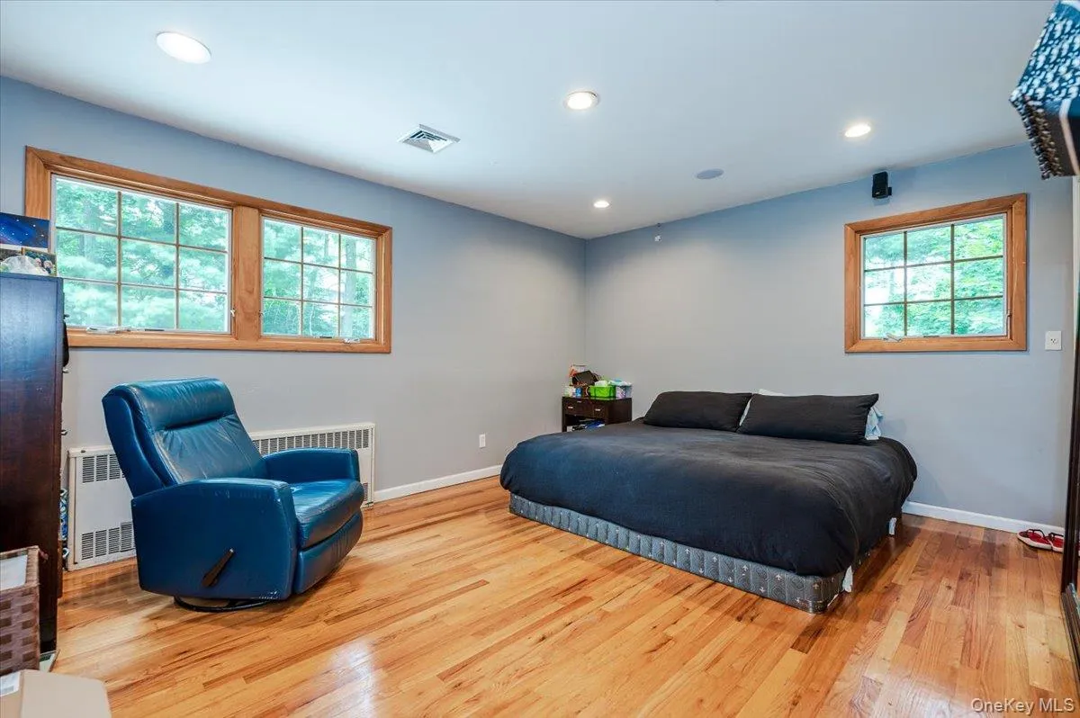 26 Red Brook Road, North Hempstead, NY, 3 Bedrooms Bedrooms, 7 Rooms Rooms,2 BathroomsBathrooms,Residential Lease,For Rent,Red Brook,0,991731 26 Red Brook Road, North Hempstead, NY, 3 Bedrooms Bedrooms, 7 Rooms Rooms,2 BathroomsBathrooms,Residential Lease,For Rent,Red Brook,0,991731