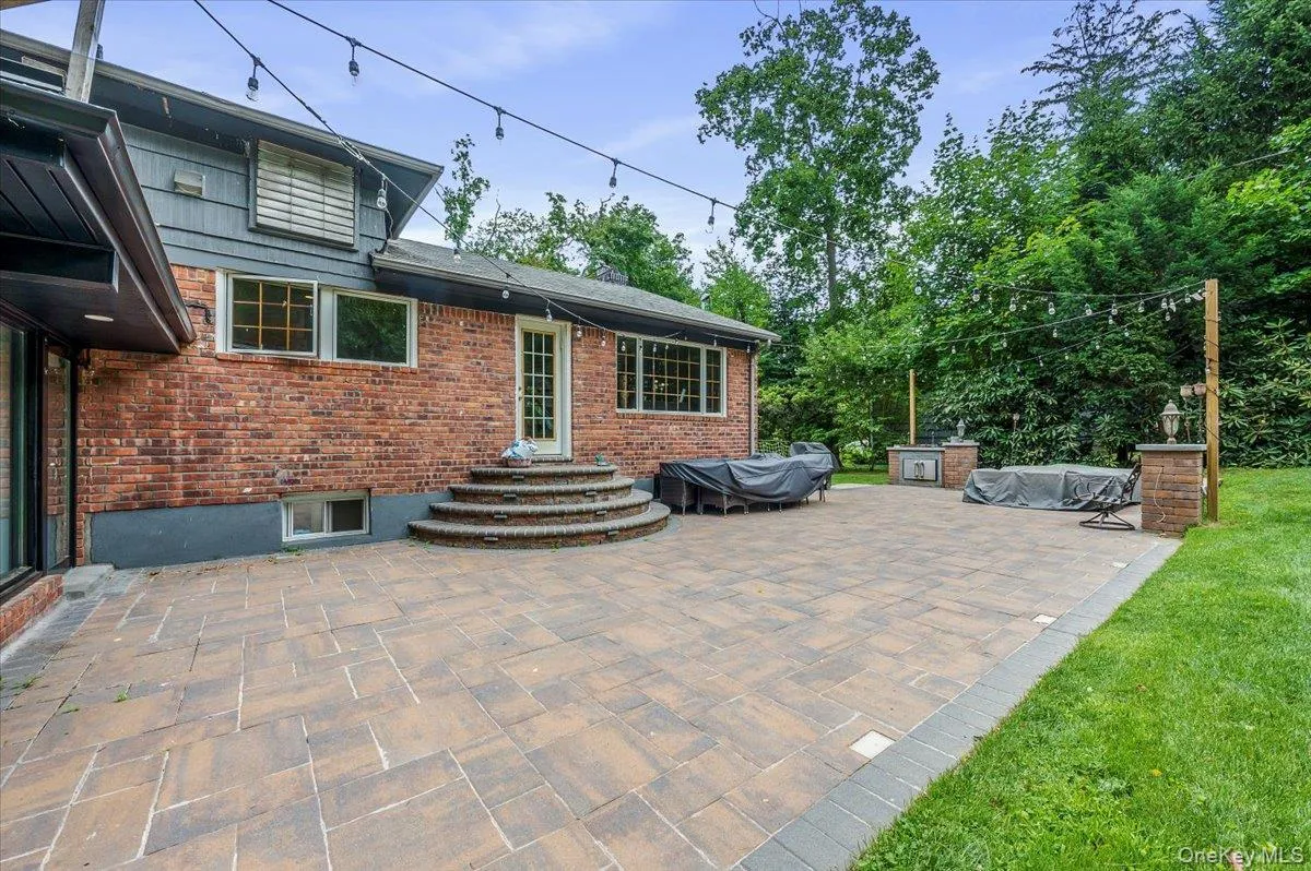 26 Red Brook Road, North Hempstead, NY, 3 Bedrooms Bedrooms, 7 Rooms Rooms,2 BathroomsBathrooms,Residential Lease,For Rent,Red Brook,0,991731 26 Red Brook Road, North Hempstead, NY, 3 Bedrooms Bedrooms, 7 Rooms Rooms,2 BathroomsBathrooms,Residential Lease,For Rent,Red Brook,0,991731