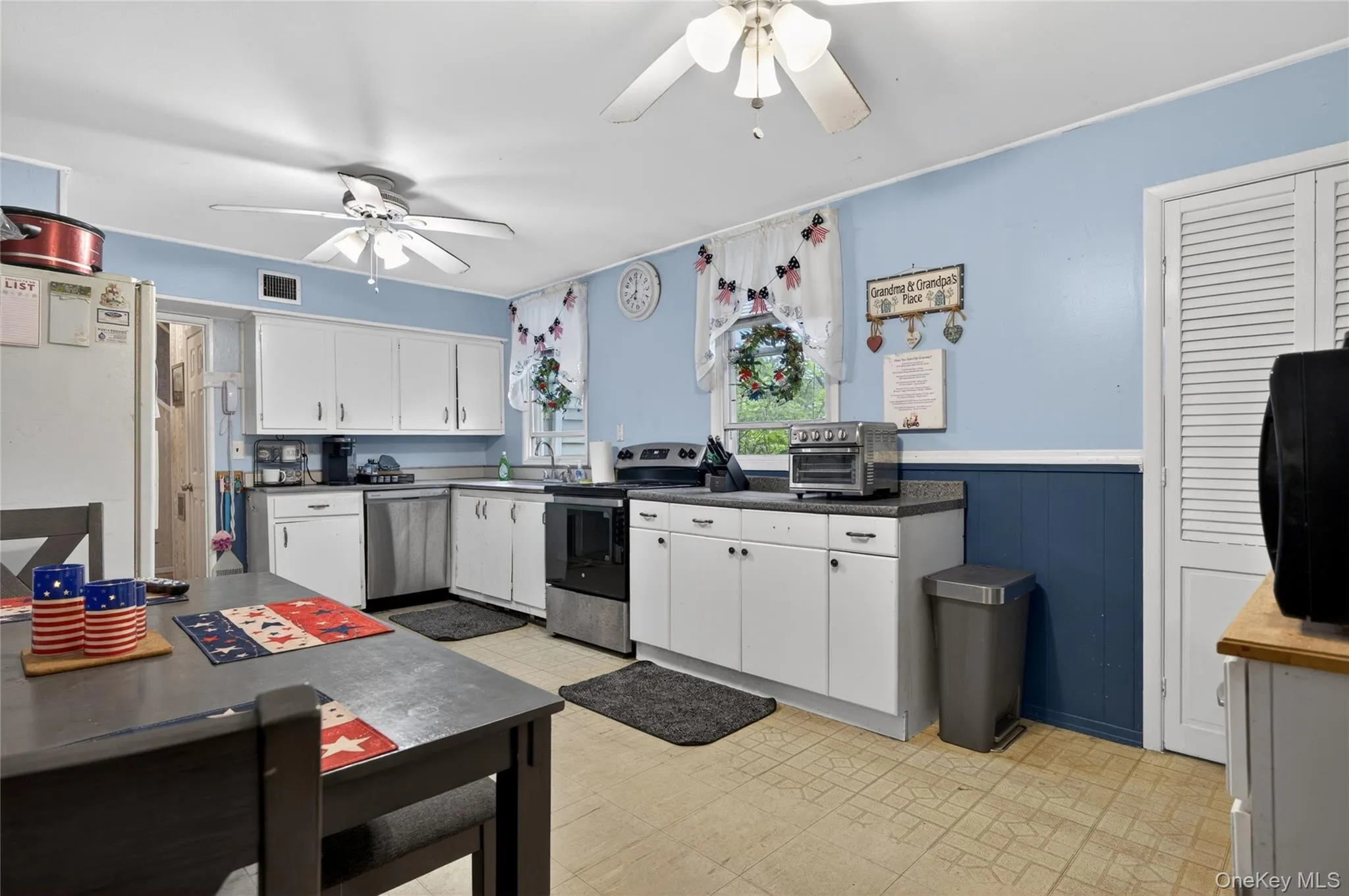 8 7th Street, North Hempstead, NY, 5 Bedrooms Bedrooms, 10 Rooms Rooms,3 BathroomsBathrooms,Residential,For Rent,7th,0,991750 8 7th Street, North Hempstead, NY, 5 Bedrooms Bedrooms, 10 Rooms Rooms,3 BathroomsBathrooms,Residential,For Rent,7th,0,991750