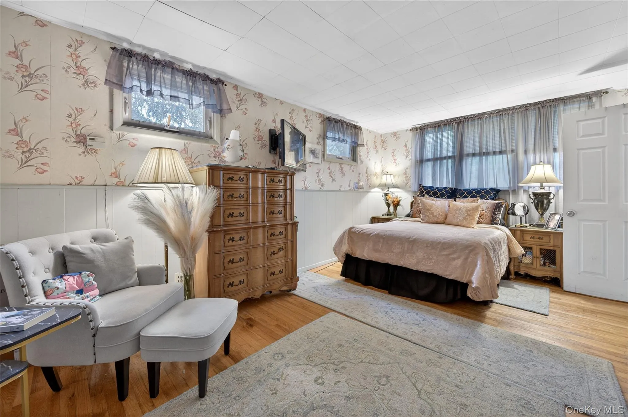 8 7th Street, North Hempstead, NY, 5 Bedrooms Bedrooms, 10 Rooms Rooms,3 BathroomsBathrooms,Residential,For Rent,7th,0,991750 8 7th Street, North Hempstead, NY, 5 Bedrooms Bedrooms, 10 Rooms Rooms,3 BathroomsBathrooms,Residential,For Rent,7th,0,991750