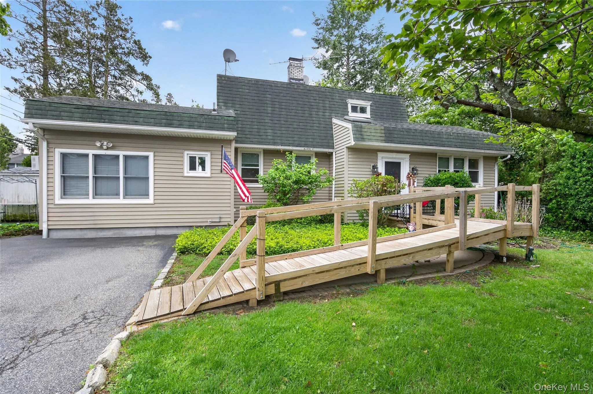8 7th Street, North Hempstead, NY, 5 Bedrooms Bedrooms, 10 Rooms Rooms,3 BathroomsBathrooms,Residential,For Rent,7th,0,991750 8 7th Street, North Hempstead, NY, 5 Bedrooms Bedrooms, 10 Rooms Rooms,3 BathroomsBathrooms,Residential,For Rent,7th,0,991750