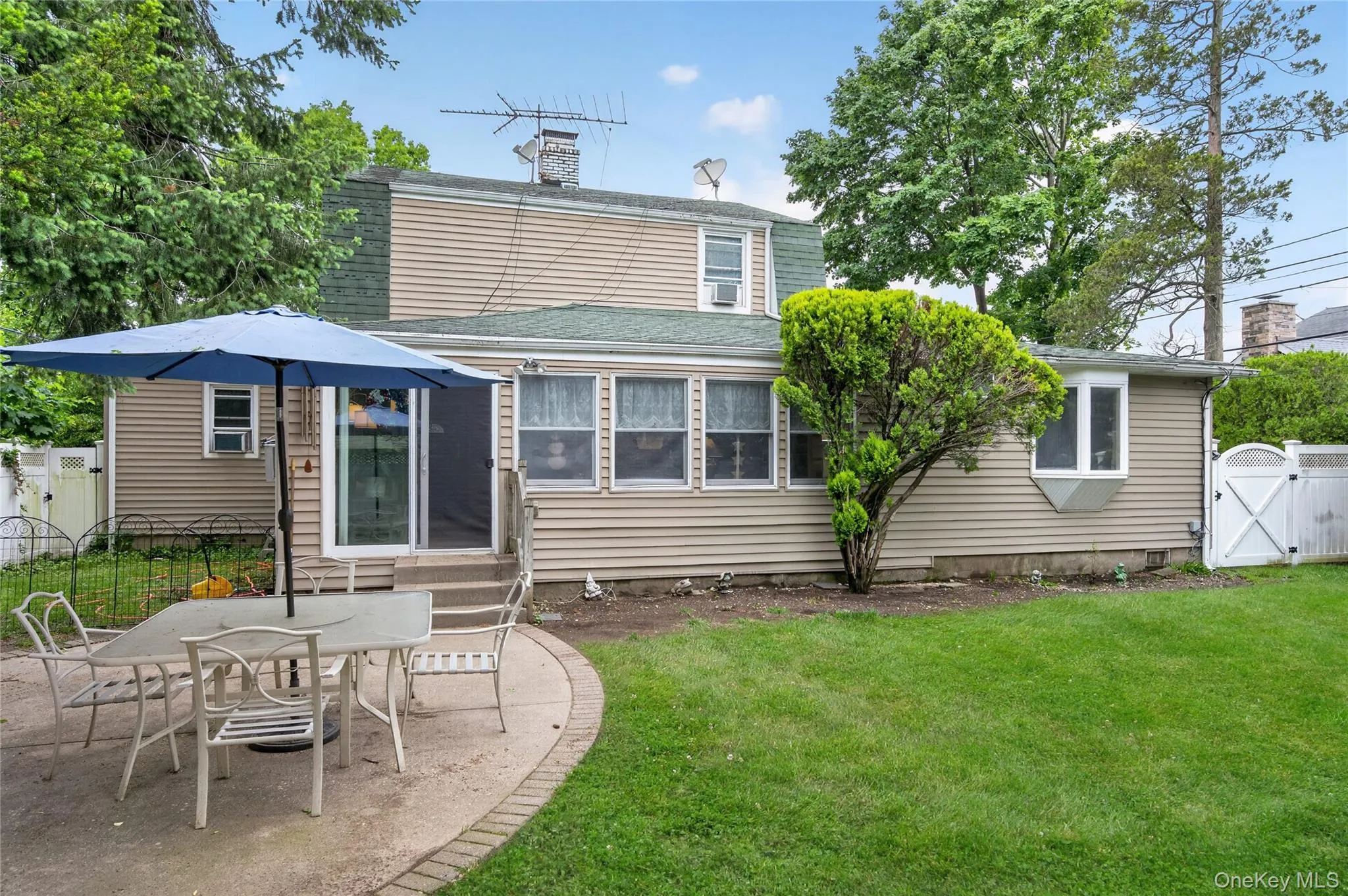 8 7th Street, North Hempstead, NY, 5 Bedrooms Bedrooms, 10 Rooms Rooms,3 BathroomsBathrooms,Residential,For Rent,7th,0,991750 8 7th Street, North Hempstead, NY, 5 Bedrooms Bedrooms, 10 Rooms Rooms,3 BathroomsBathrooms,Residential,For Rent,7th,0,991750