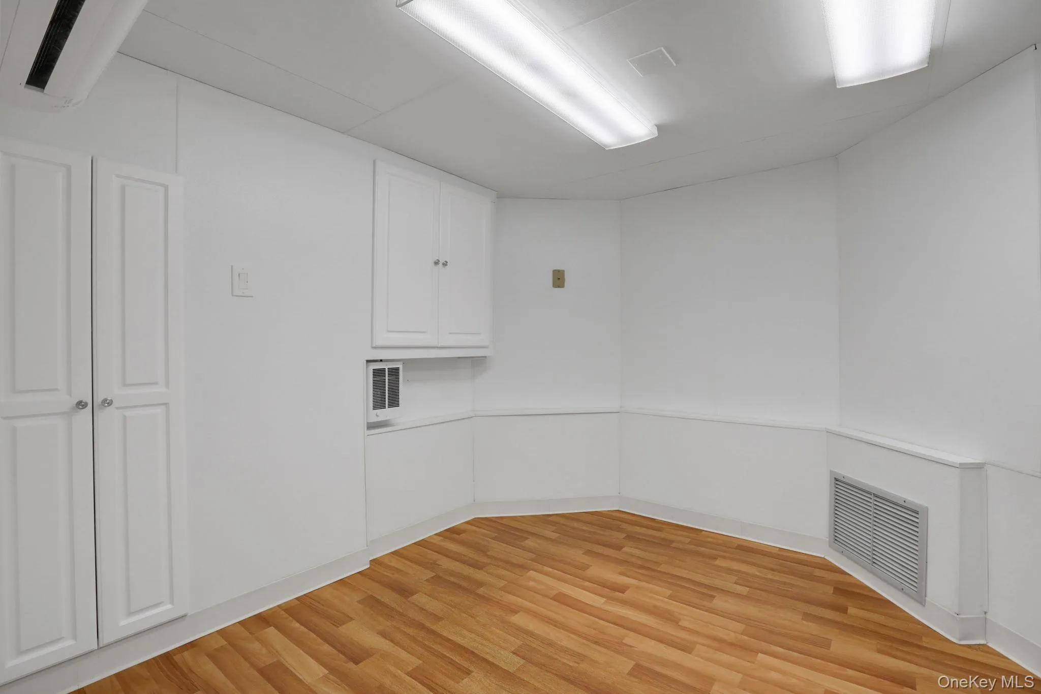 411 Albany Avenue, Kingston, NY, 4 Bedrooms Bedrooms, 15 Rooms Rooms,3 BathroomsBathrooms,Residential,For Rent,Albany,0,991752 411 Albany Avenue, Kingston, NY, 4 Bedrooms Bedrooms, 15 Rooms Rooms,3 BathroomsBathrooms,Residential,For Rent,Albany,0,991752