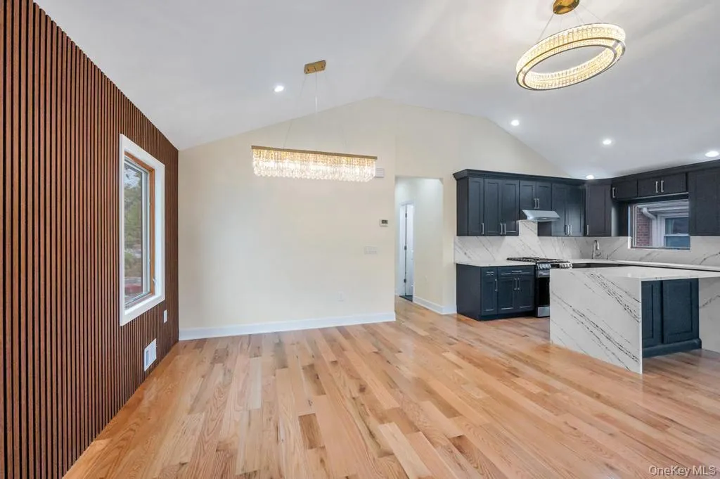 112-01 175 Street, New York, NY, 5 Bedrooms Bedrooms, 10 Rooms Rooms,3 BathroomsBathrooms,Residential,For Rent,175,0,991793 112-01 175 Street, New York, NY, 5 Bedrooms Bedrooms, 10 Rooms Rooms,3 BathroomsBathrooms,Residential,For Rent,175,0,991793