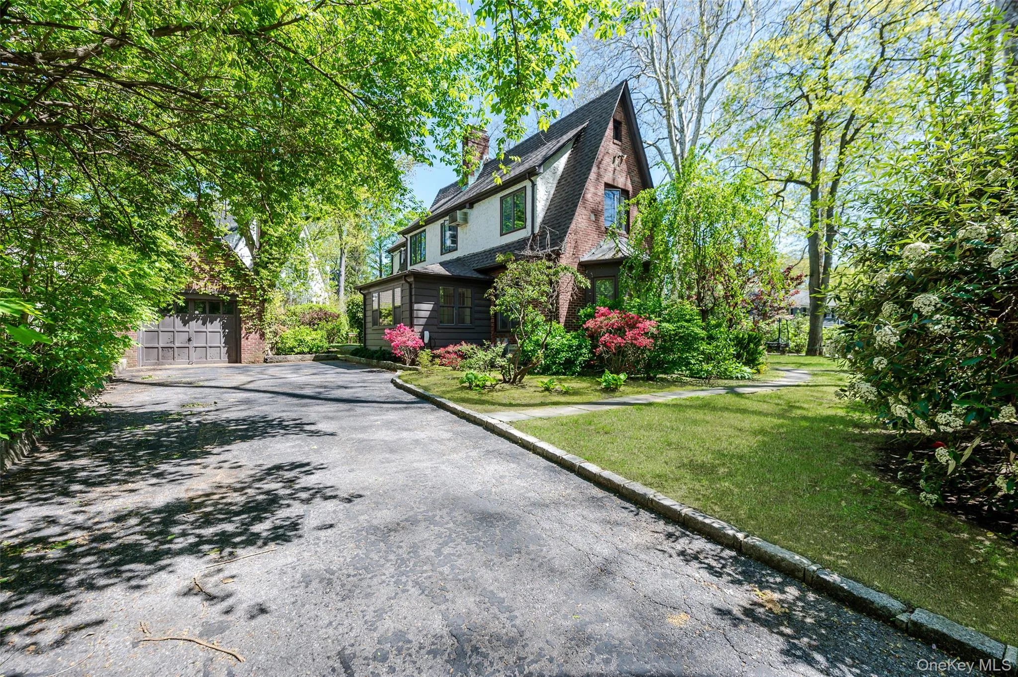 9 South Drive, North Hempstead, NY, 4 Bedrooms Bedrooms, 9 Rooms Rooms,2 BathroomsBathrooms,Residential,For Rent,South,0,991795 9 South Drive, North Hempstead, NY, 4 Bedrooms Bedrooms, 9 Rooms Rooms,2 BathroomsBathrooms,Residential,For Rent,South,0,991795