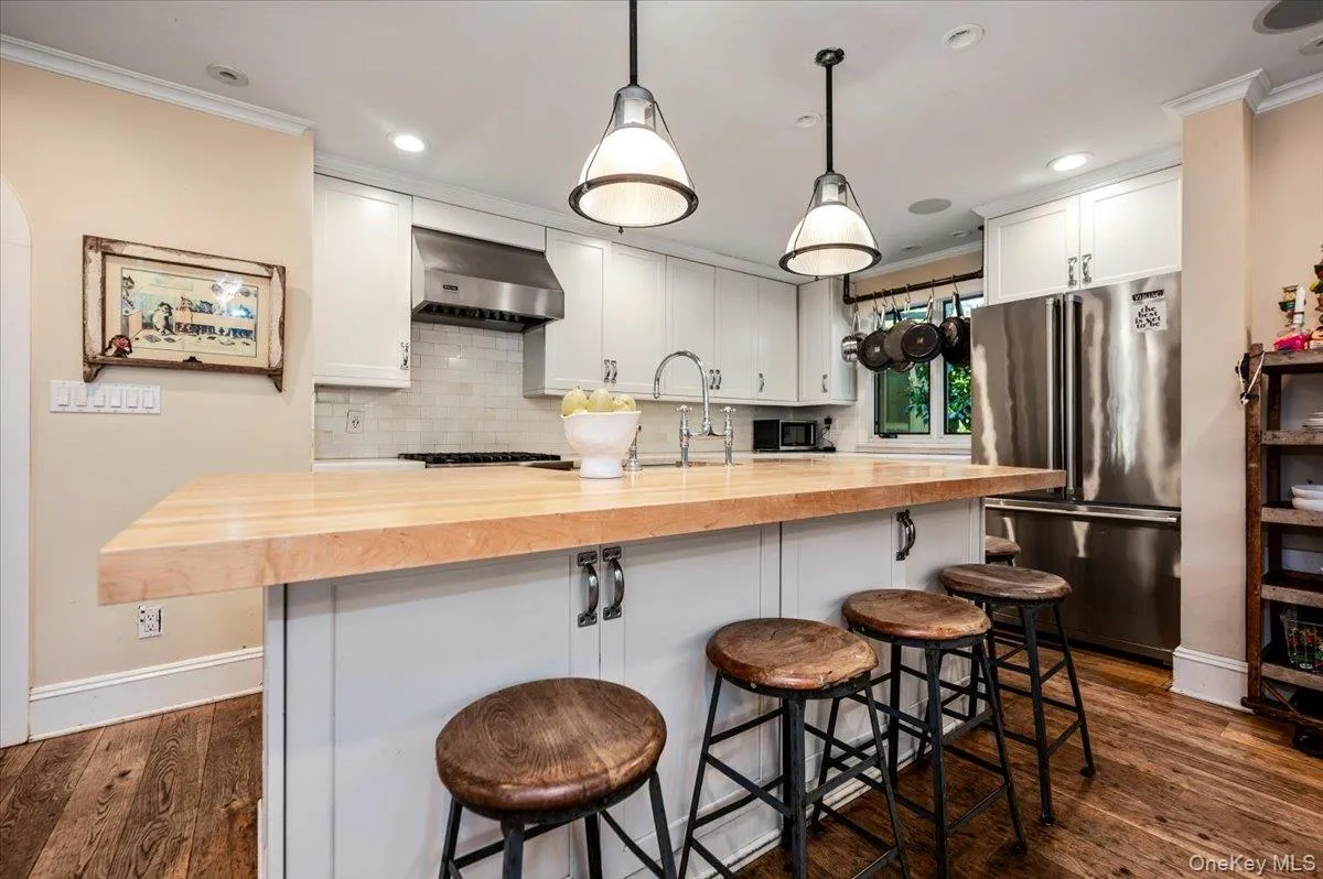 9 South Drive, North Hempstead, NY, 4 Bedrooms Bedrooms, 9 Rooms Rooms,2 BathroomsBathrooms,Residential,For Rent,South,0,991795 9 South Drive, North Hempstead, NY, 4 Bedrooms Bedrooms, 9 Rooms Rooms,2 BathroomsBathrooms,Residential,For Rent,South,0,991795