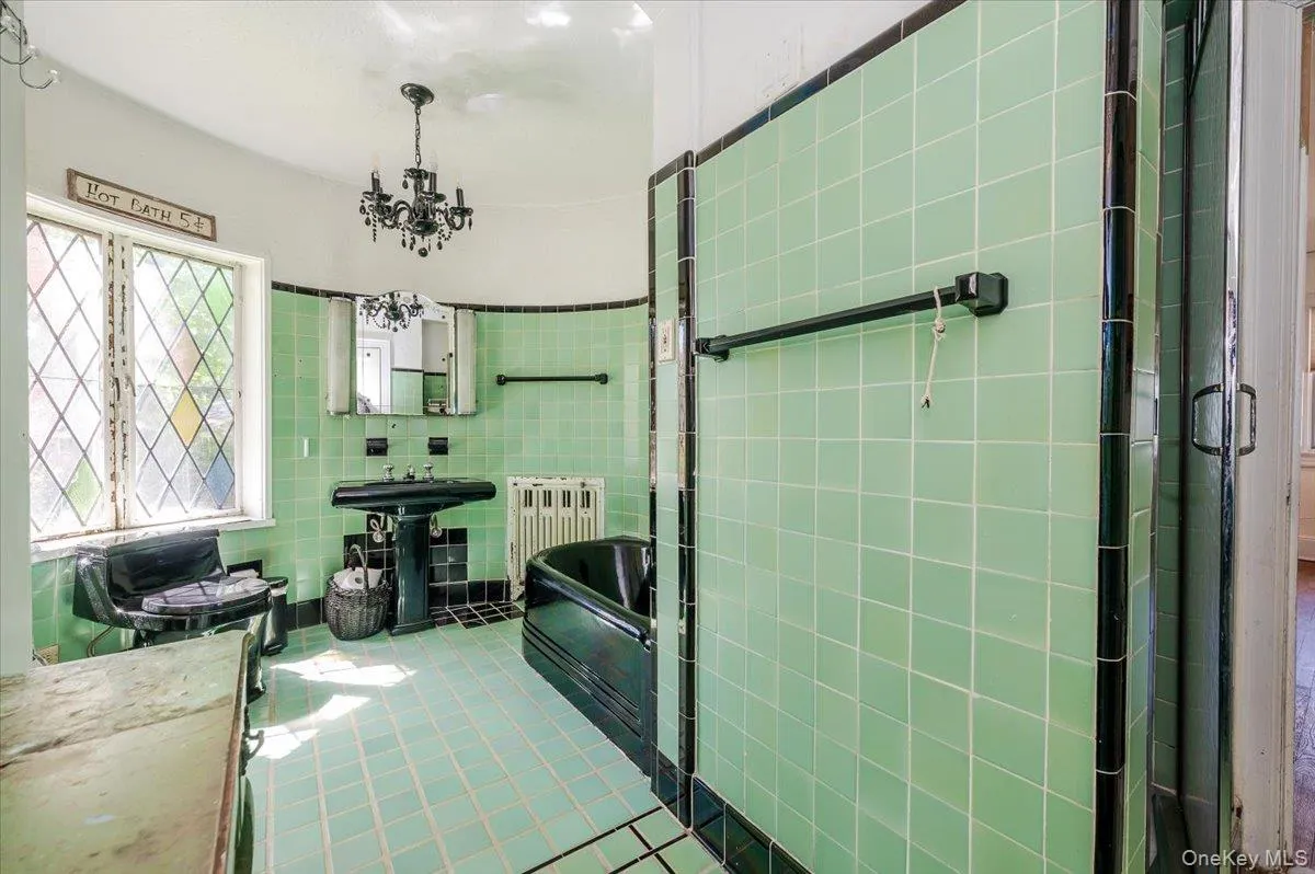 9 South Drive, North Hempstead, NY, 4 Bedrooms Bedrooms, 9 Rooms Rooms,2 BathroomsBathrooms,Residential,For Rent,South,0,991795 9 South Drive, North Hempstead, NY, 4 Bedrooms Bedrooms, 9 Rooms Rooms,2 BathroomsBathrooms,Residential,For Rent,South,0,991795