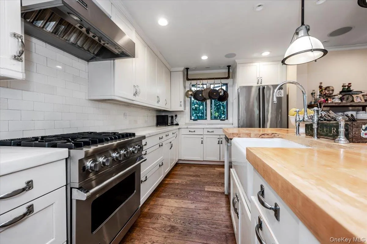 9 South Drive, North Hempstead, NY, 4 Bedrooms Bedrooms, 9 Rooms Rooms,2 BathroomsBathrooms,Residential,For Rent,South,0,991795 9 South Drive, North Hempstead, NY, 4 Bedrooms Bedrooms, 9 Rooms Rooms,2 BathroomsBathrooms,Residential,For Rent,South,0,991795