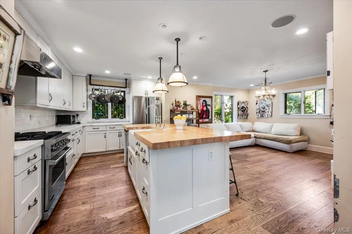 9 South Drive, North Hempstead, NY, 4 Bedrooms Bedrooms, 9 Rooms Rooms,2 BathroomsBathrooms,Residential,For Rent,South,0,991795 9 South Drive, North Hempstead, NY, 4 Bedrooms Bedrooms, 9 Rooms Rooms,2 BathroomsBathrooms,Residential,For Rent,South,0,991795