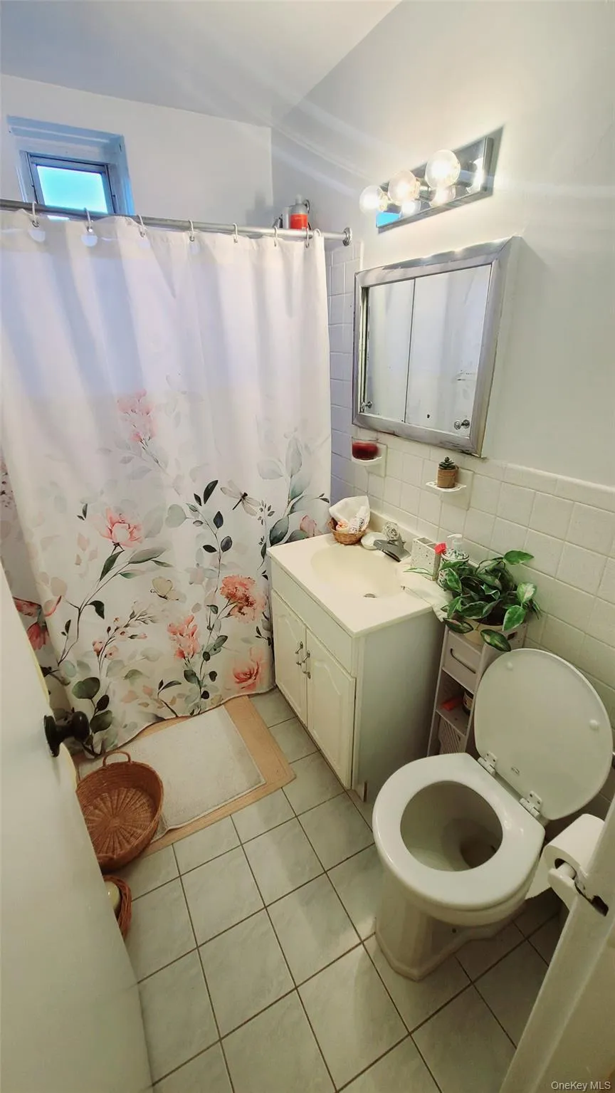 66-15 Thornton Place, New York, NY, 1 Bedroom Bedrooms, 3 Rooms Rooms,1 BathroomBathrooms,Residential Lease,For Rent,Thornton,0,991806 66-15 Thornton Place, New York, NY, 1 Bedroom Bedrooms, 3 Rooms Rooms,1 BathroomBathrooms,Residential Lease,For Rent,Thornton,0,991806