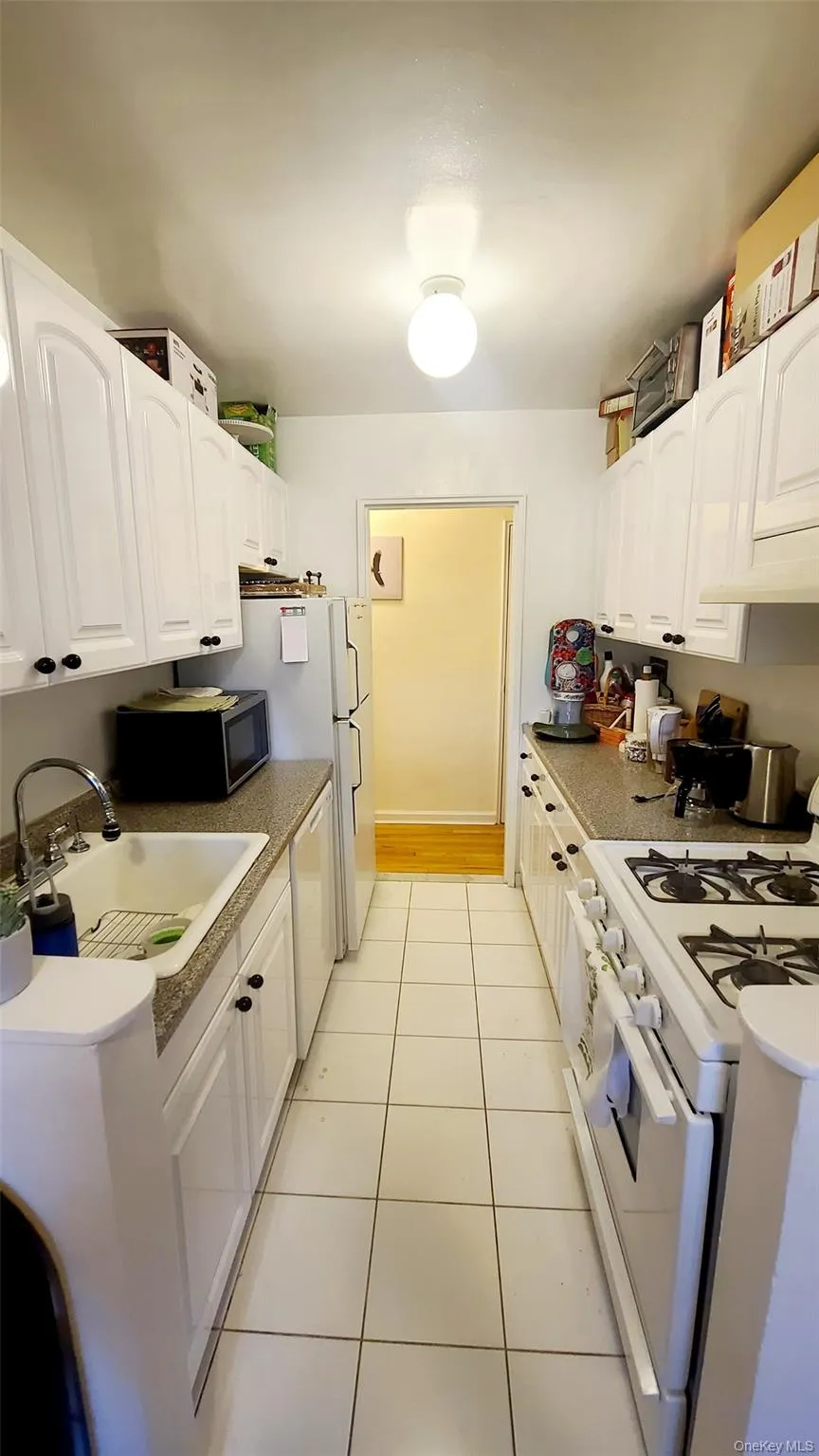 66-15 Thornton Place, New York, NY, 1 Bedroom Bedrooms, 3 Rooms Rooms,1 BathroomBathrooms,Residential Lease,For Rent,Thornton,0,991806 66-15 Thornton Place, New York, NY, 1 Bedroom Bedrooms, 3 Rooms Rooms,1 BathroomBathrooms,Residential Lease,For Rent,Thornton,0,991806