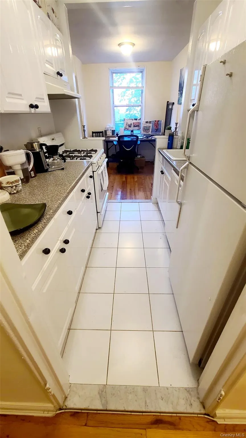 66-15 Thornton Place, New York, NY, 1 Bedroom Bedrooms, 3 Rooms Rooms,1 BathroomBathrooms,Residential Lease,For Rent,Thornton,0,991806 66-15 Thornton Place, New York, NY, 1 Bedroom Bedrooms, 3 Rooms Rooms,1 BathroomBathrooms,Residential Lease,For Rent,Thornton,0,991806