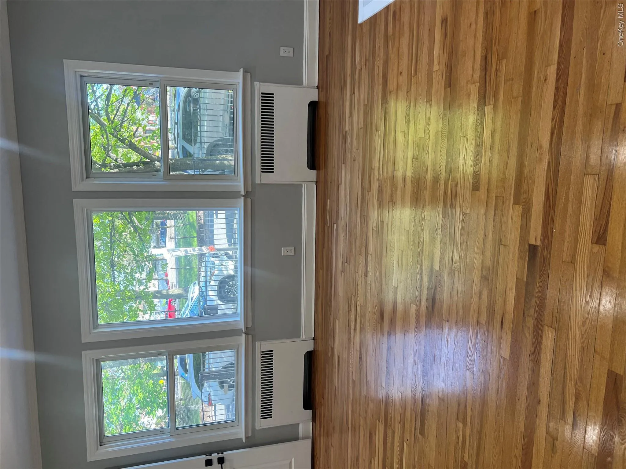 170-31 Grand Central Parkway, New York, NY, 3 Bedrooms Bedrooms, 6 Rooms Rooms,1 BathroomBathrooms,Residential Lease,For Rent,Grand Central,0,991814 170-31 Grand Central Parkway, New York, NY, 3 Bedrooms Bedrooms, 6 Rooms Rooms,1 BathroomBathrooms,Residential Lease,For Rent,Grand Central,0,991814