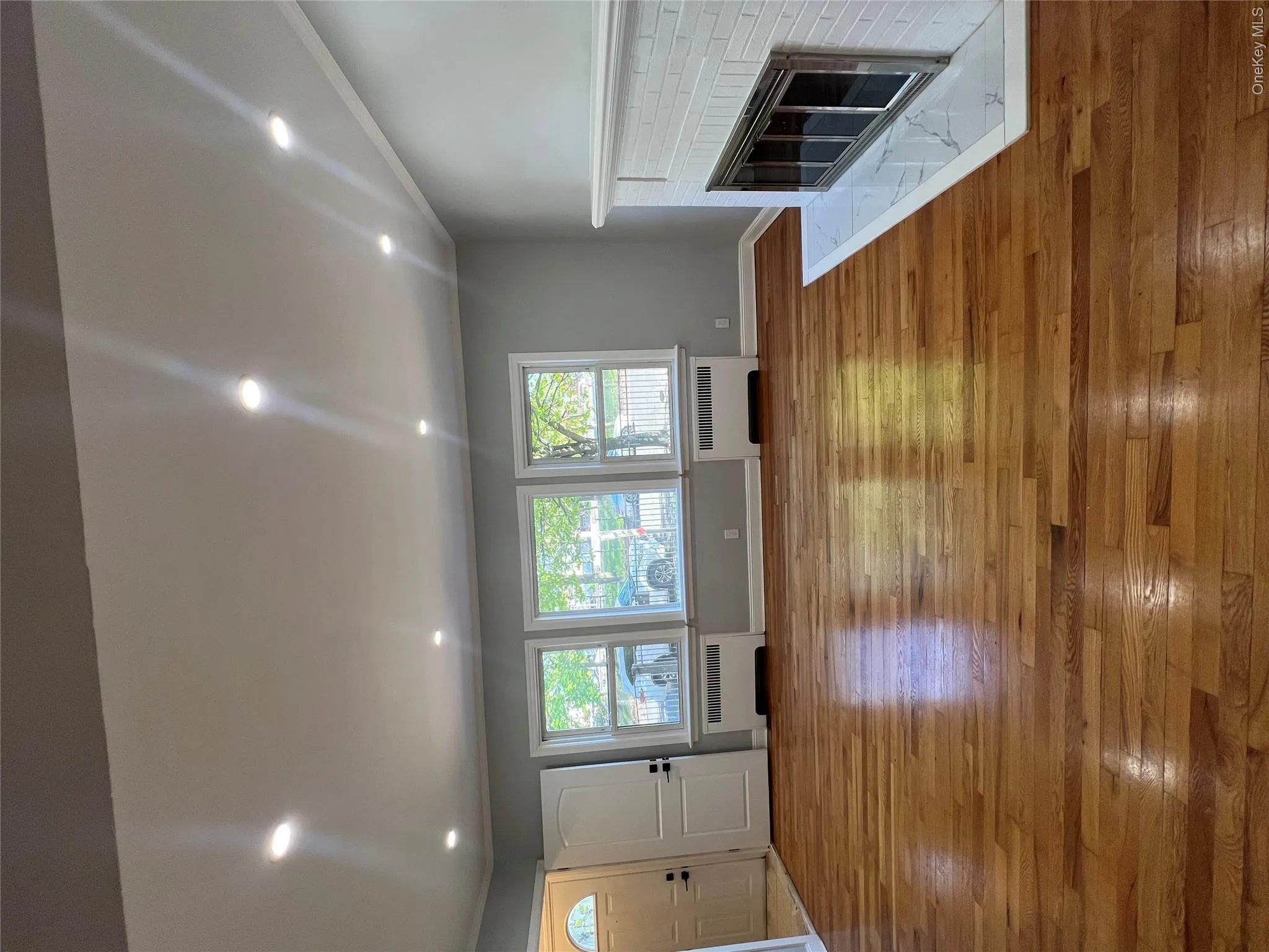 170-31 Grand Central Parkway, New York, NY, 3 Bedrooms Bedrooms, 6 Rooms Rooms,1 BathroomBathrooms,Residential Lease,For Rent,Grand Central,0,991814 170-31 Grand Central Parkway, New York, NY, 3 Bedrooms Bedrooms, 6 Rooms Rooms,1 BathroomBathrooms,Residential Lease,For Rent,Grand Central,0,991814
