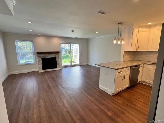 404 Sara Circle, Brookhaven, NY, 2 Bedrooms Bedrooms, 3 Rooms Rooms,2 BathroomsBathrooms,Residential Lease,For Rent,Sara,0,991842 404 Sara Circle, Brookhaven, NY, 2 Bedrooms Bedrooms, 3 Rooms Rooms,2 BathroomsBathrooms,Residential Lease,For Rent,Sara,0,991842