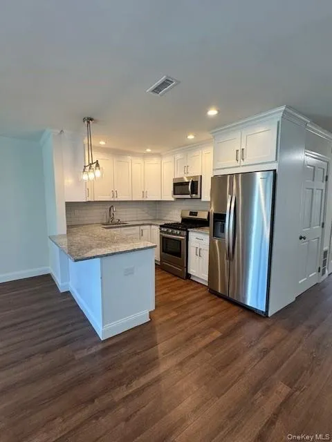 404 Sara Circle, Brookhaven, NY, 2 Bedrooms Bedrooms, 3 Rooms Rooms,2 BathroomsBathrooms,Residential Lease,For Rent,Sara,0,991842 404 Sara Circle, Brookhaven, NY, 2 Bedrooms Bedrooms, 3 Rooms Rooms,2 BathroomsBathrooms,Residential Lease,For Rent,Sara,0,991842