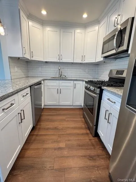 404 Sara Circle, Brookhaven, NY, 2 Bedrooms Bedrooms, 3 Rooms Rooms,2 BathroomsBathrooms,Residential Lease,For Rent,Sara,0,991842 404 Sara Circle, Brookhaven, NY, 2 Bedrooms Bedrooms, 3 Rooms Rooms,2 BathroomsBathrooms,Residential Lease,For Rent,Sara,0,991842