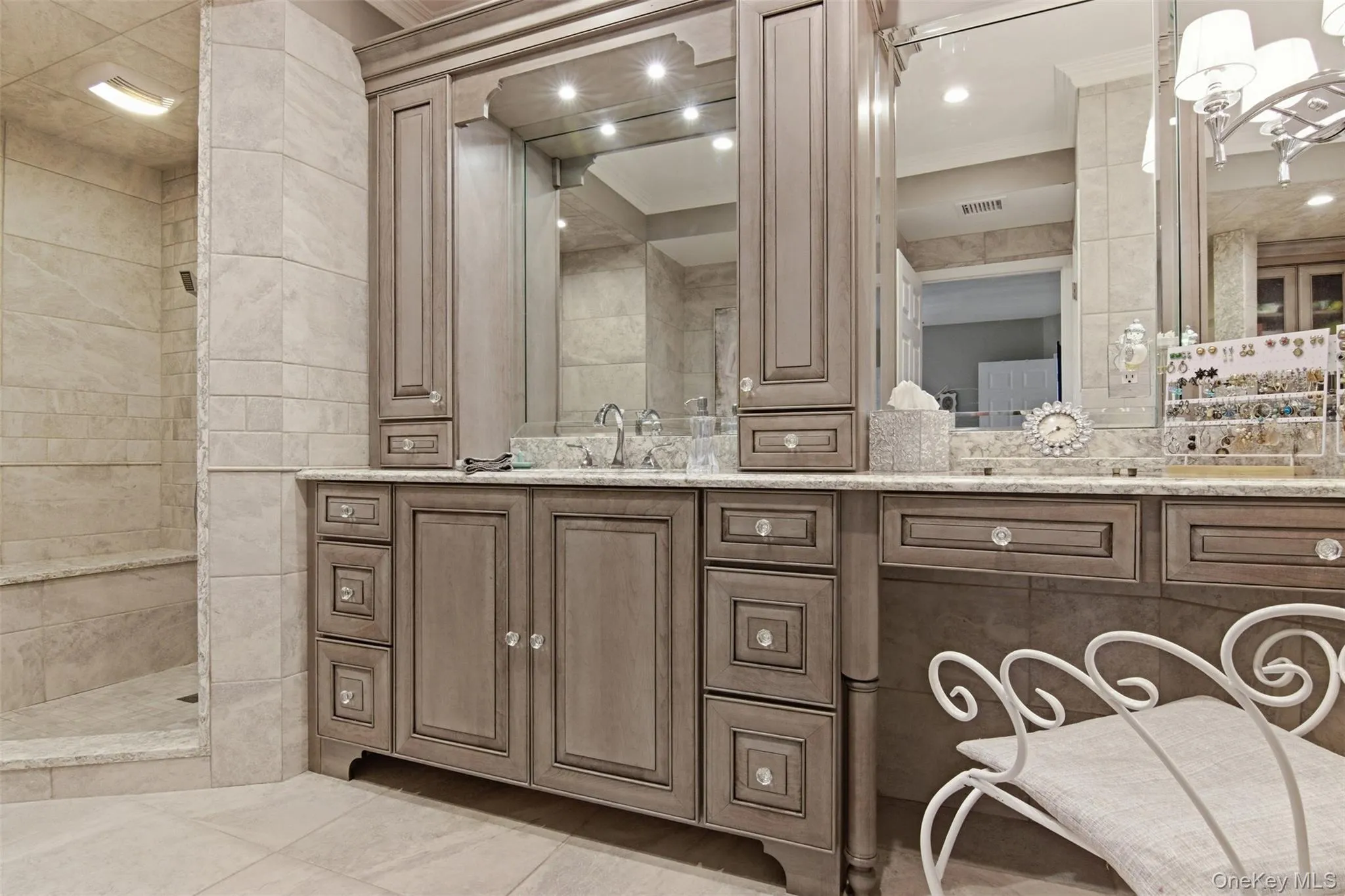 Recently Designed and Updated Spa Type Bathroom (Left Side) Recently Designed and Updated Spa Type Bathroom (Left Side)