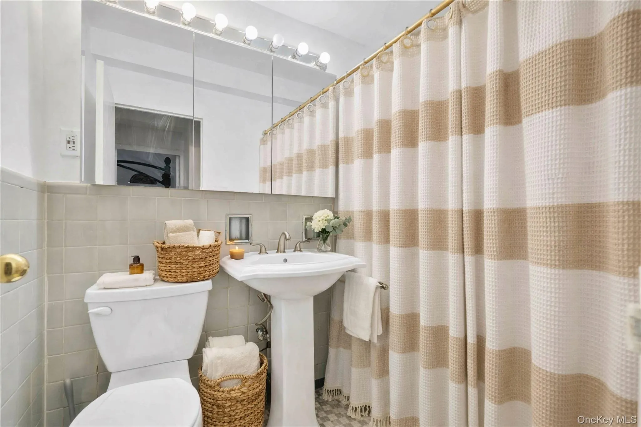225 Adams Street, New York, NY, 2 Bedrooms Bedrooms, 4 Rooms Rooms,1 BathroomBathrooms,Residential,For Rent,Adams,0,KEY991898 225 Adams Street, New York, NY, 2 Bedrooms Bedrooms, 4 Rooms Rooms,1 BathroomBathrooms,Residential,For Rent,Adams,0,KEY991898