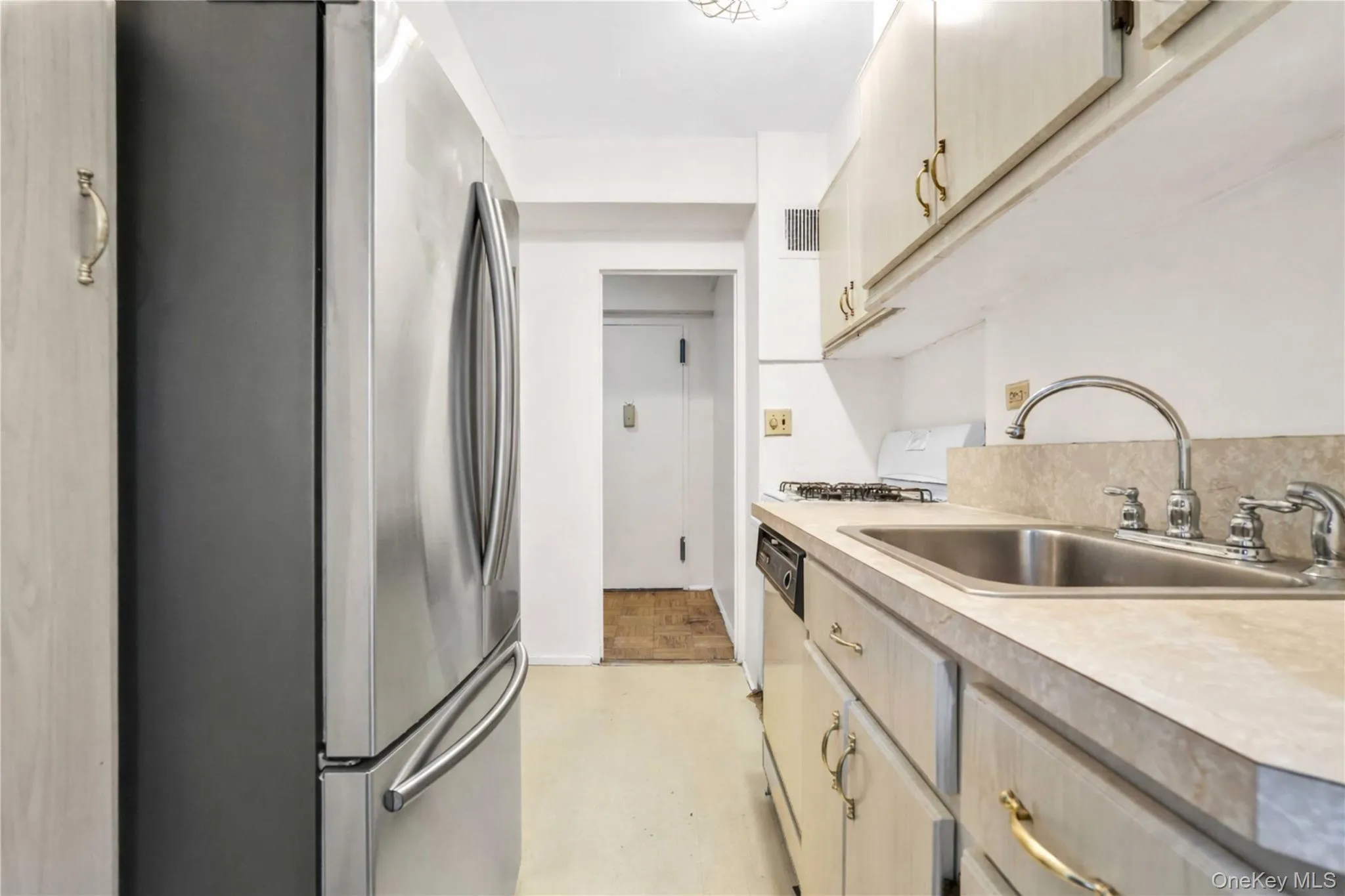 225 Adams Street, New York, NY, 2 Bedrooms Bedrooms, 4 Rooms Rooms,1 BathroomBathrooms,Residential,For Rent,Adams,0,KEY991898 225 Adams Street, New York, NY, 2 Bedrooms Bedrooms, 4 Rooms Rooms,1 BathroomBathrooms,Residential,For Rent,Adams,0,KEY991898