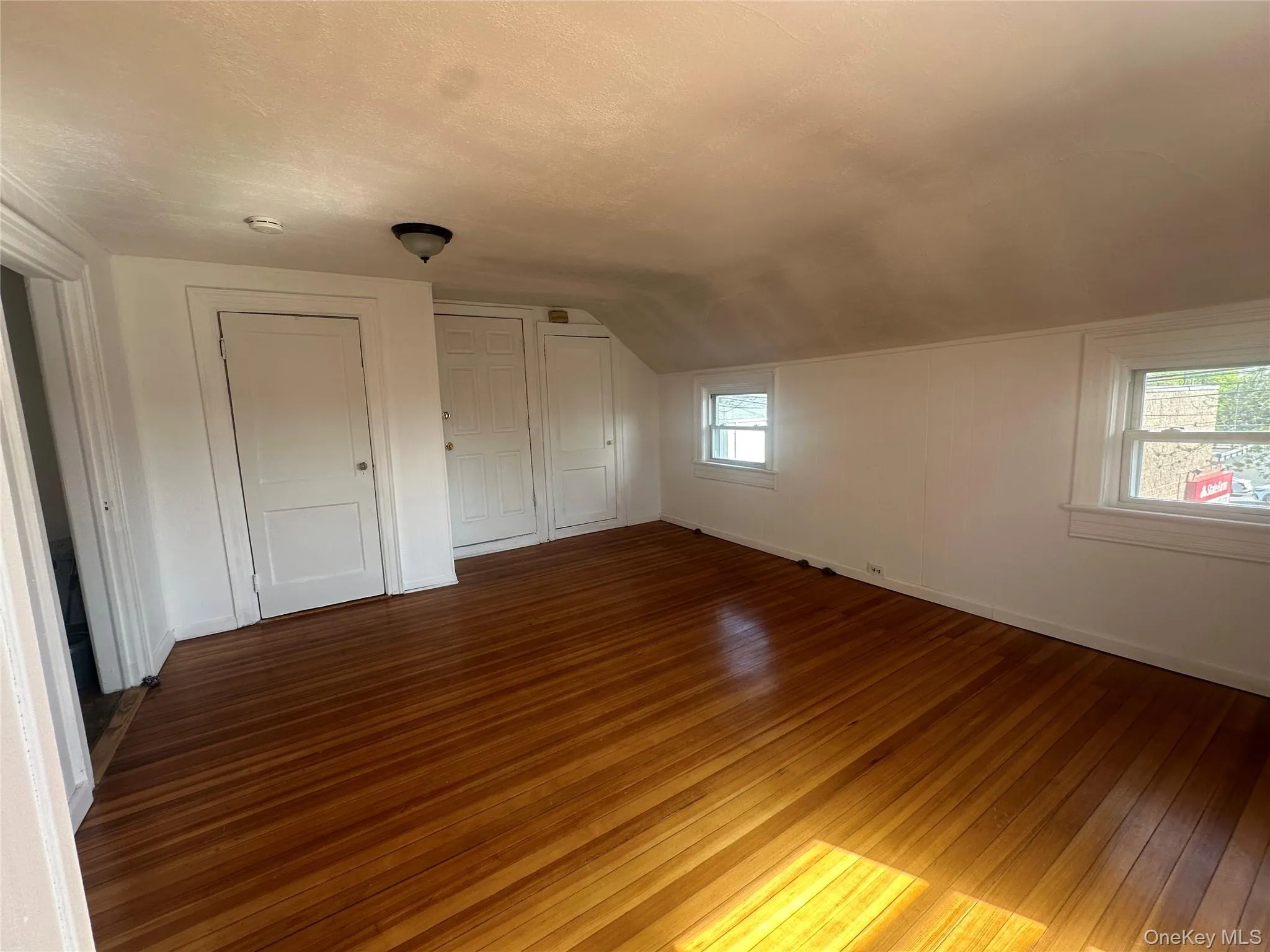 6 Florence Avenue, Oyster Bay, NY, 1 Bedroom Bedrooms, 5 Rooms Rooms,1 BathroomBathrooms,Residential Lease,For Rent,Florence,0,991944 6 Florence Avenue, Oyster Bay, NY, 1 Bedroom Bedrooms, 5 Rooms Rooms,1 BathroomBathrooms,Residential Lease,For Rent,Florence,0,991944