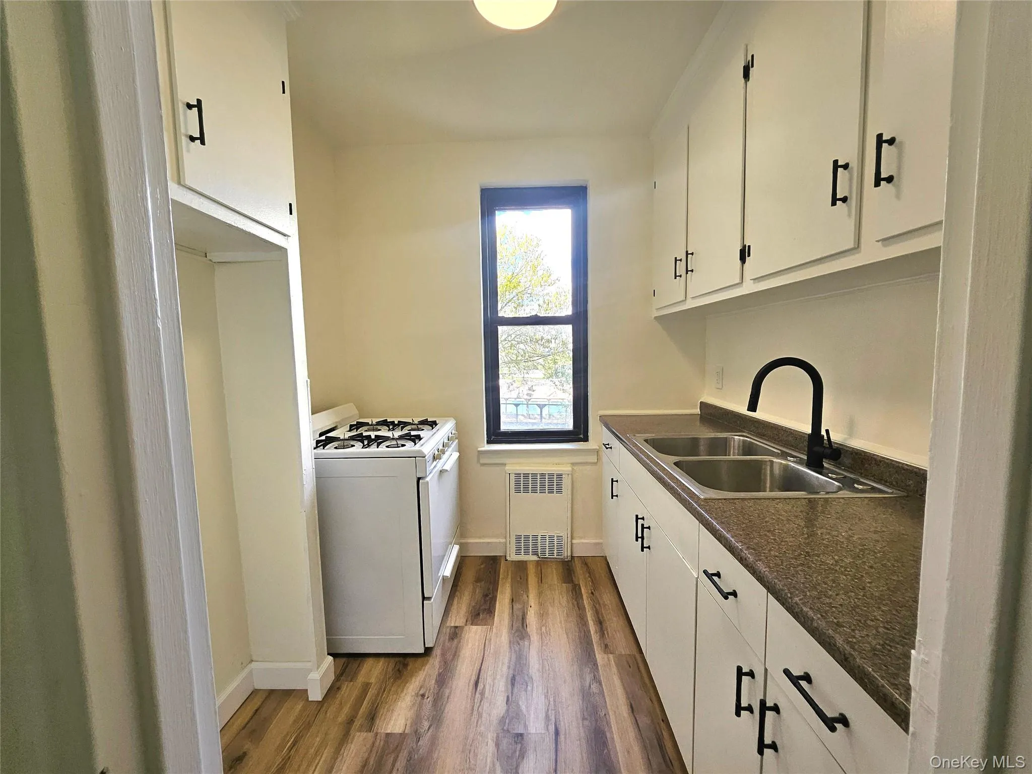 112-24 Northern Boulevard, New York, NY, 1 Bedroom Bedrooms, 4 Rooms Rooms,1 BathroomBathrooms,Residential,For Rent,Northern,0,991960 112-24 Northern Boulevard, New York, NY, 1 Bedroom Bedrooms, 4 Rooms Rooms,1 BathroomBathrooms,Residential,For Rent,Northern,0,991960