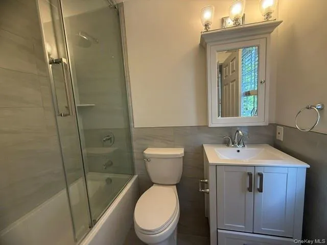 71 Orchard Street, North Hempstead, NY, 2 Bedrooms Bedrooms, 6 Rooms Rooms,2 BathroomsBathrooms,Residential Lease,For Rent,Orchard,0,991965 71 Orchard Street, North Hempstead, NY, 2 Bedrooms Bedrooms, 6 Rooms Rooms,2 BathroomsBathrooms,Residential Lease,For Rent,Orchard,0,991965