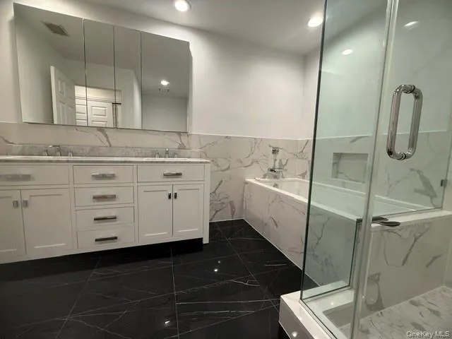 71 Orchard Street, North Hempstead, NY, 2 Bedrooms Bedrooms, 6 Rooms Rooms,2 BathroomsBathrooms,Residential Lease,For Rent,Orchard,0,991965 71 Orchard Street, North Hempstead, NY, 2 Bedrooms Bedrooms, 6 Rooms Rooms,2 BathroomsBathrooms,Residential Lease,For Rent,Orchard,0,991965