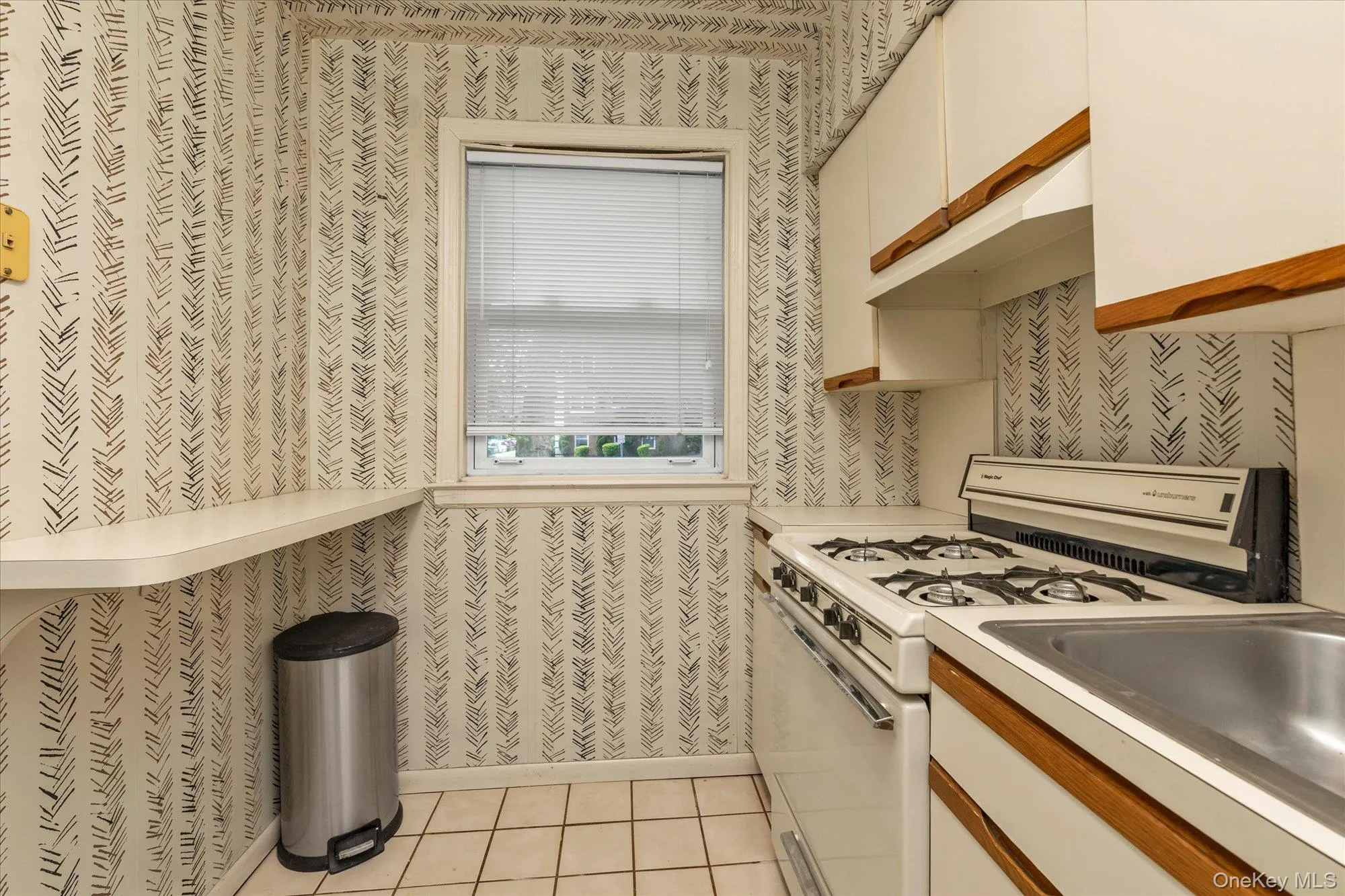 3 Edwards Street, North Hempstead, NY, 1 Bedroom Bedrooms, 4 Rooms Rooms,1 BathroomBathrooms,Residential,For Rent,Street,0,KEY991969 3 Edwards Street, North Hempstead, NY, 1 Bedroom Bedrooms, 4 Rooms Rooms,1 BathroomBathrooms,Residential,For Rent,Street,0,KEY991969