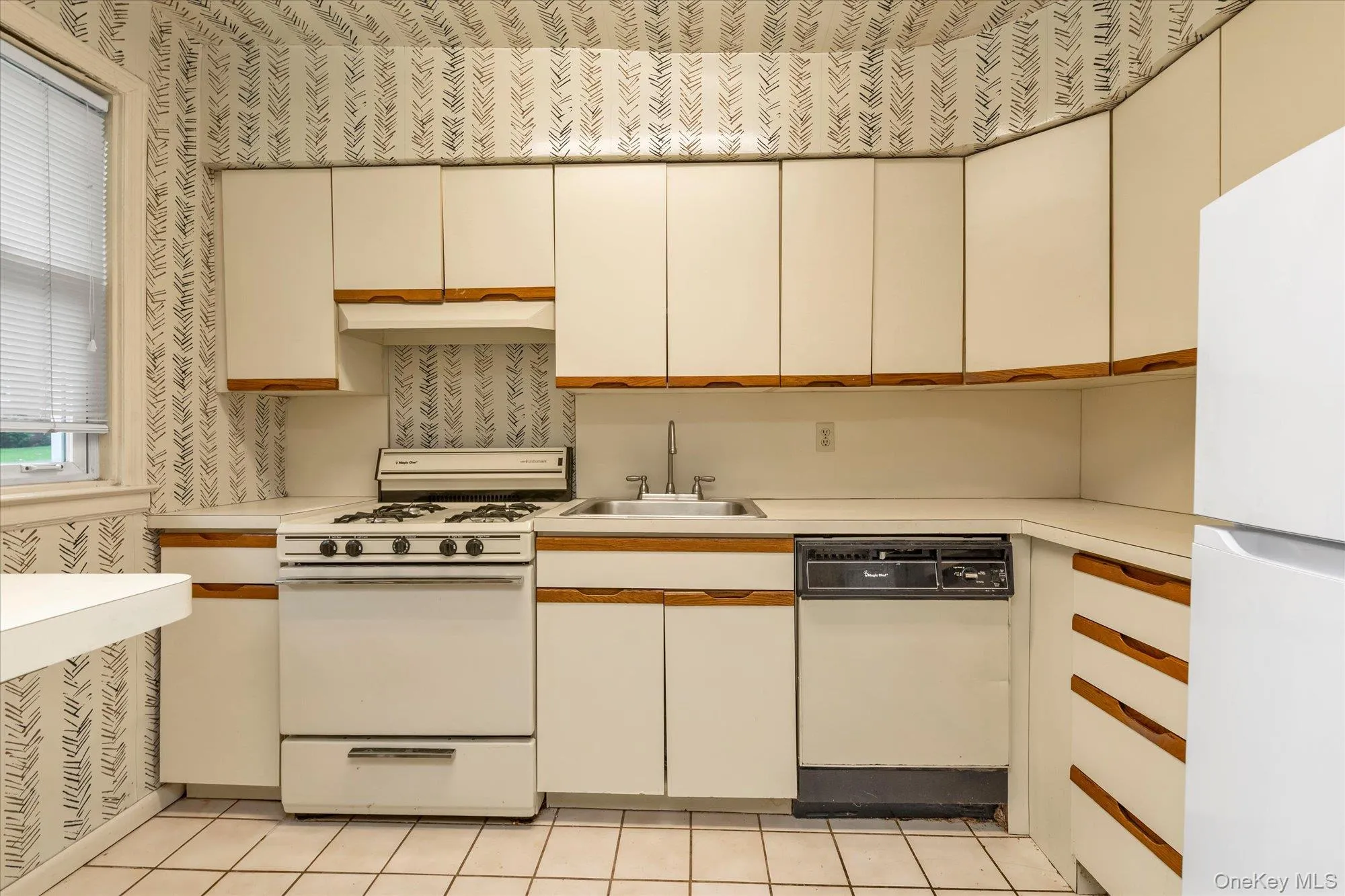 3 Edwards Street, North Hempstead, NY, 1 Bedroom Bedrooms, 4 Rooms Rooms,1 BathroomBathrooms,Residential,For Rent,Street,0,KEY991969 3 Edwards Street, North Hempstead, NY, 1 Bedroom Bedrooms, 4 Rooms Rooms,1 BathroomBathrooms,Residential,For Rent,Street,0,KEY991969
