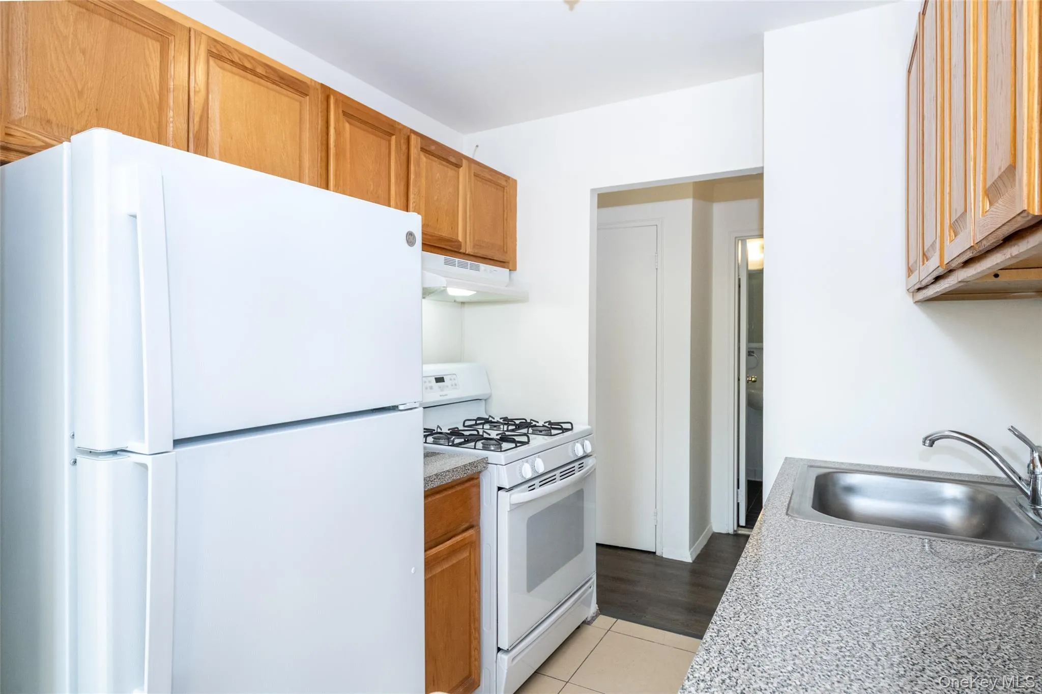 7 Lake Street, White Plains, NY, 2 Bedrooms Bedrooms, 4 Rooms Rooms,1 BathroomBathrooms,Residential Lease,For Rent,Lake,0,991988 7 Lake Street, White Plains, NY, 2 Bedrooms Bedrooms, 4 Rooms Rooms,1 BathroomBathrooms,Residential Lease,For Rent,Lake,0,991988