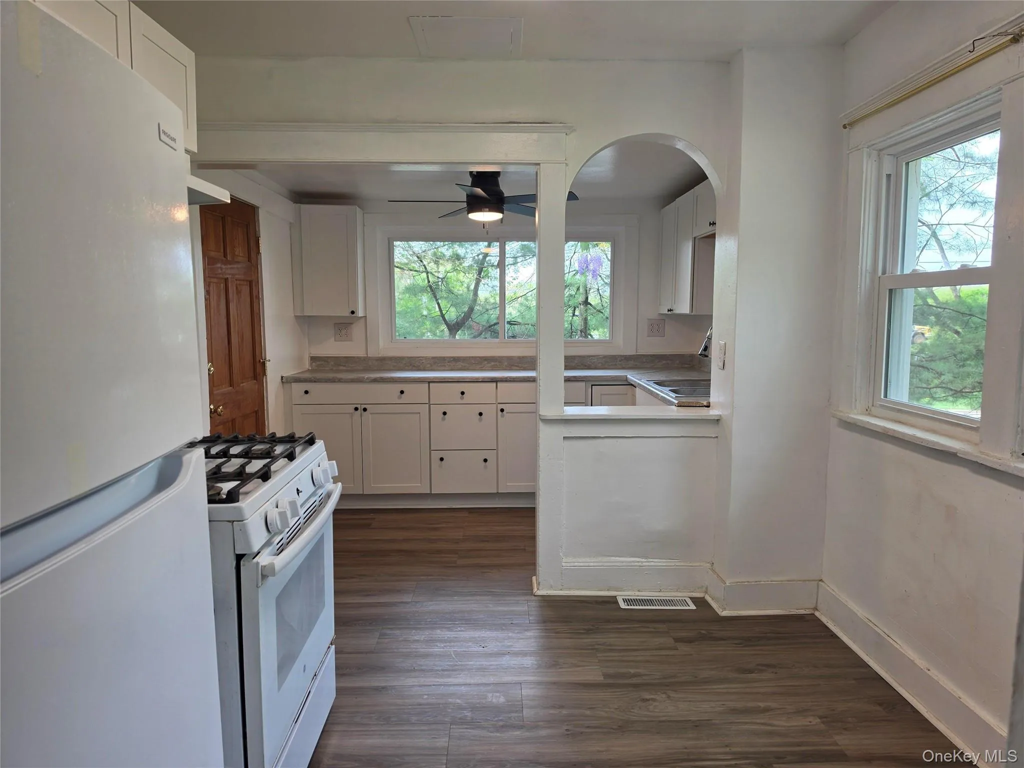 60 Greenbush, Clarkstown, NY, 3 Bedrooms Bedrooms, 8 Rooms Rooms,2 BathroomsBathrooms,Residential Lease,For Rent,Greenbush,0,991989 60 Greenbush, Clarkstown, NY, 3 Bedrooms Bedrooms, 8 Rooms Rooms,2 BathroomsBathrooms,Residential Lease,For Rent,Greenbush,0,991989