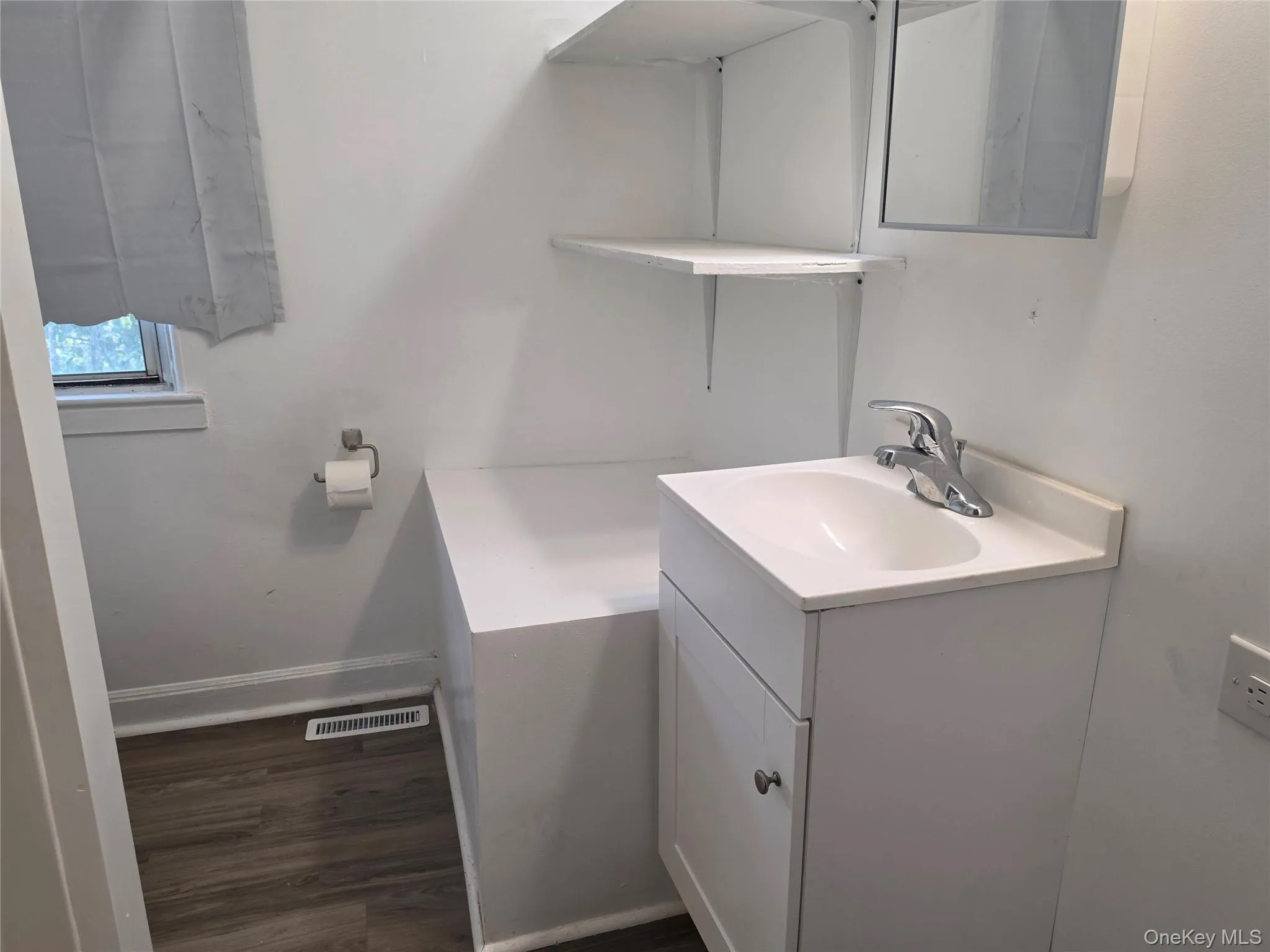 60 Greenbush, Clarkstown, NY, 3 Bedrooms Bedrooms, 8 Rooms Rooms,2 BathroomsBathrooms,Residential Lease,For Rent,Greenbush,0,991989 60 Greenbush, Clarkstown, NY, 3 Bedrooms Bedrooms, 8 Rooms Rooms,2 BathroomsBathrooms,Residential Lease,For Rent,Greenbush,0,991989