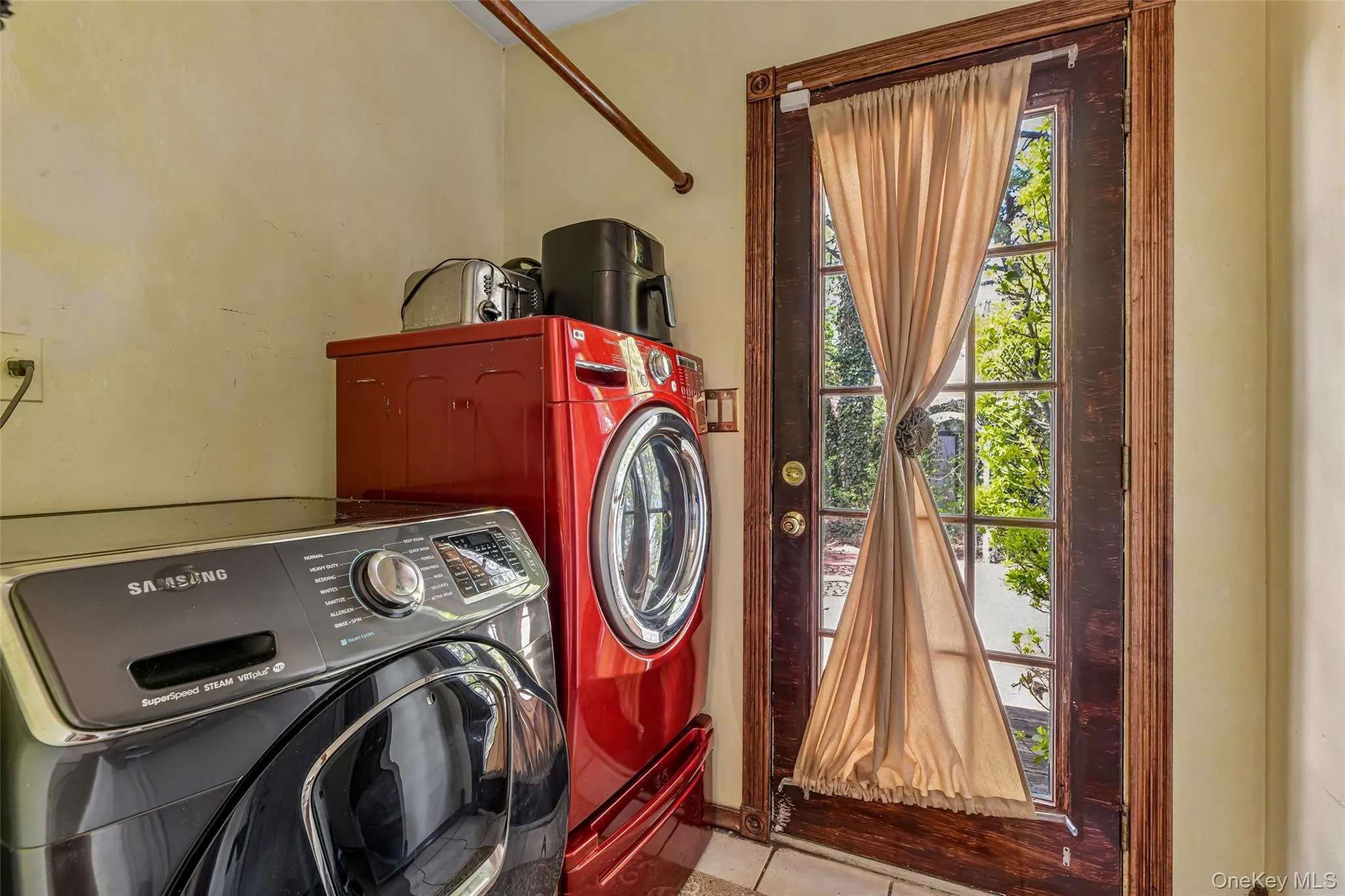 2 Deer Path, Brookhaven, NY, 4 Bedrooms Bedrooms, 9 Rooms Rooms,2 BathroomsBathrooms,Residential,For Rent,Deer,0,991990 2 Deer Path, Brookhaven, NY, 4 Bedrooms Bedrooms, 9 Rooms Rooms,2 BathroomsBathrooms,Residential,For Rent,Deer,0,991990
