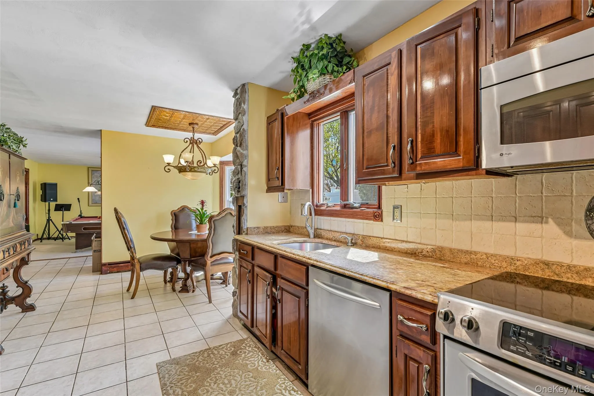 2 Deer Path, Brookhaven, NY, 4 Bedrooms Bedrooms, 9 Rooms Rooms,2 BathroomsBathrooms,Residential,For Rent,Deer,0,991990 2 Deer Path, Brookhaven, NY, 4 Bedrooms Bedrooms, 9 Rooms Rooms,2 BathroomsBathrooms,Residential,For Rent,Deer,0,991990