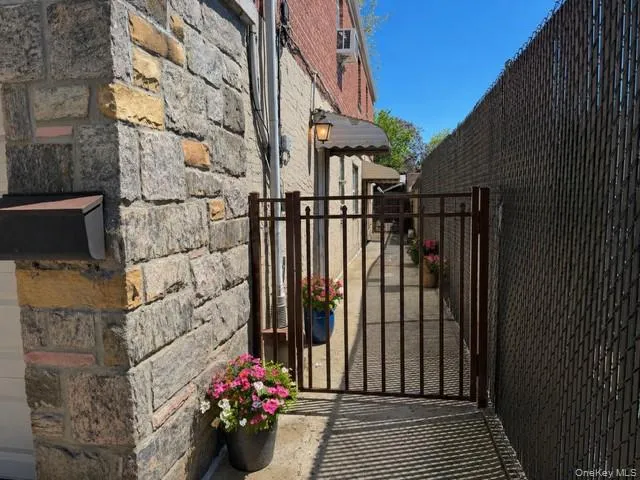 2516 Eastchester Road, New York, NY, 1 Bedroom Bedrooms, 3 Rooms Rooms,1 BathroomBathrooms,Residential Lease,For Rent,Eastchester,0,992003 2516 Eastchester Road, New York, NY, 1 Bedroom Bedrooms, 3 Rooms Rooms,1 BathroomBathrooms,Residential Lease,For Rent,Eastchester,0,992003