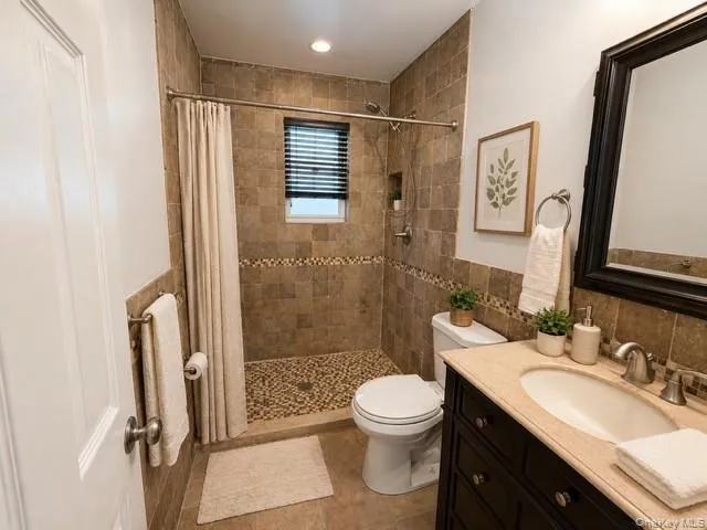 2516 Eastchester Road, New York, NY, 1 Bedroom Bedrooms, 3 Rooms Rooms,1 BathroomBathrooms,Residential Lease,For Rent,Eastchester,0,992003 2516 Eastchester Road, New York, NY, 1 Bedroom Bedrooms, 3 Rooms Rooms,1 BathroomBathrooms,Residential Lease,For Rent,Eastchester,0,992003