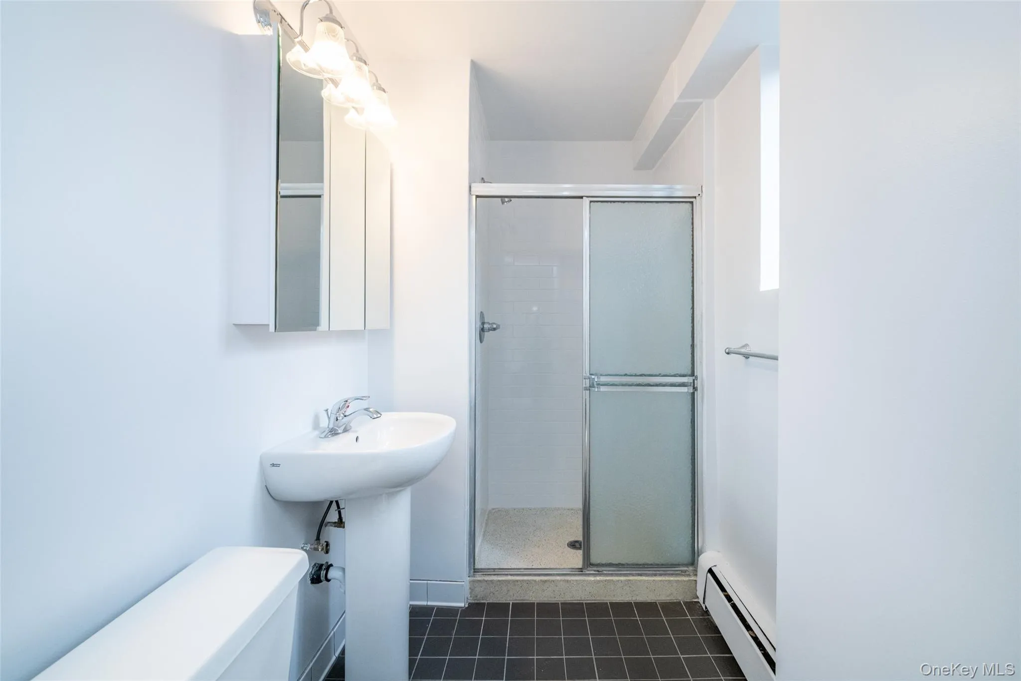 125 Lake Street, White Plains, NY, 2 Bedrooms Bedrooms, 5 Rooms Rooms,2 BathroomsBathrooms,Residential Lease,For Rent,Lake,0,992004 125 Lake Street, White Plains, NY, 2 Bedrooms Bedrooms, 5 Rooms Rooms,2 BathroomsBathrooms,Residential Lease,For Rent,Lake,0,992004