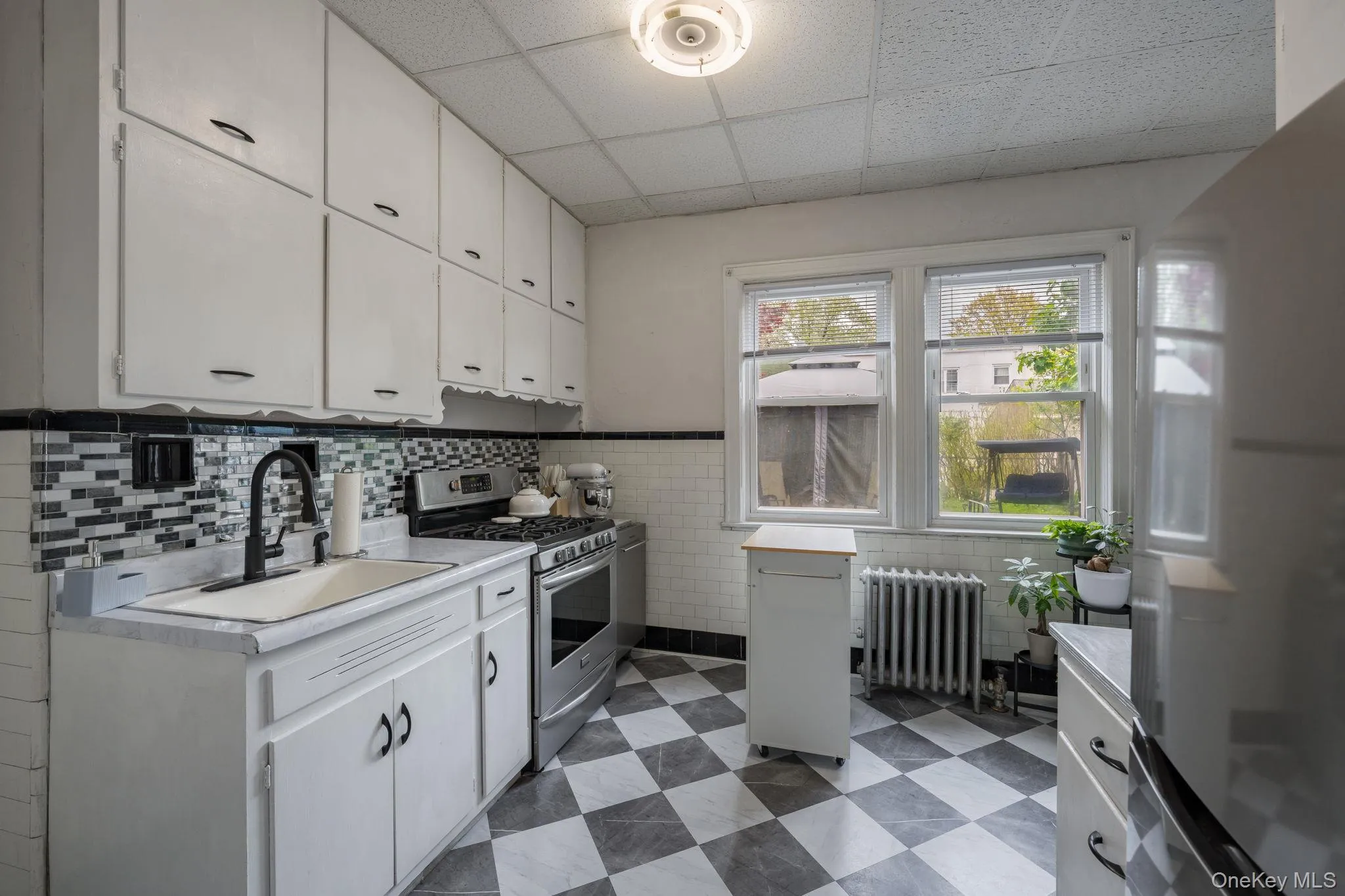 82-79 166th Street, New York, NY, 3 Bedrooms Bedrooms, 6 Rooms Rooms,1 BathroomBathrooms,Residential,For Rent,166th,0,992006 82-79 166th Street, New York, NY, 3 Bedrooms Bedrooms, 6 Rooms Rooms,1 BathroomBathrooms,Residential,For Rent,166th,0,992006