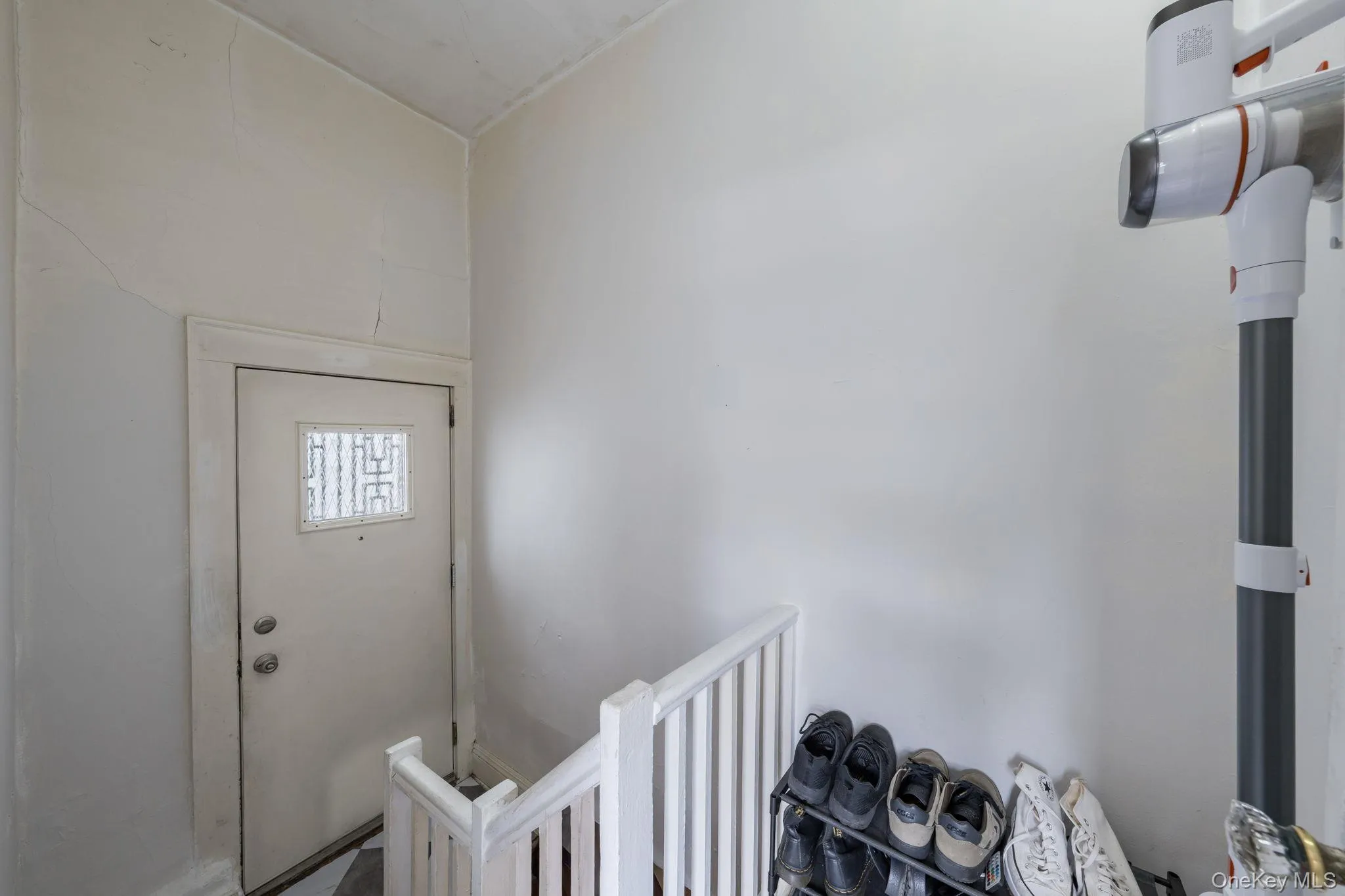 82-79 166th Street, New York, NY, 3 Bedrooms Bedrooms, 6 Rooms Rooms,1 BathroomBathrooms,Residential,For Rent,166th,0,992006 82-79 166th Street, New York, NY, 3 Bedrooms Bedrooms, 6 Rooms Rooms,1 BathroomBathrooms,Residential,For Rent,166th,0,992006