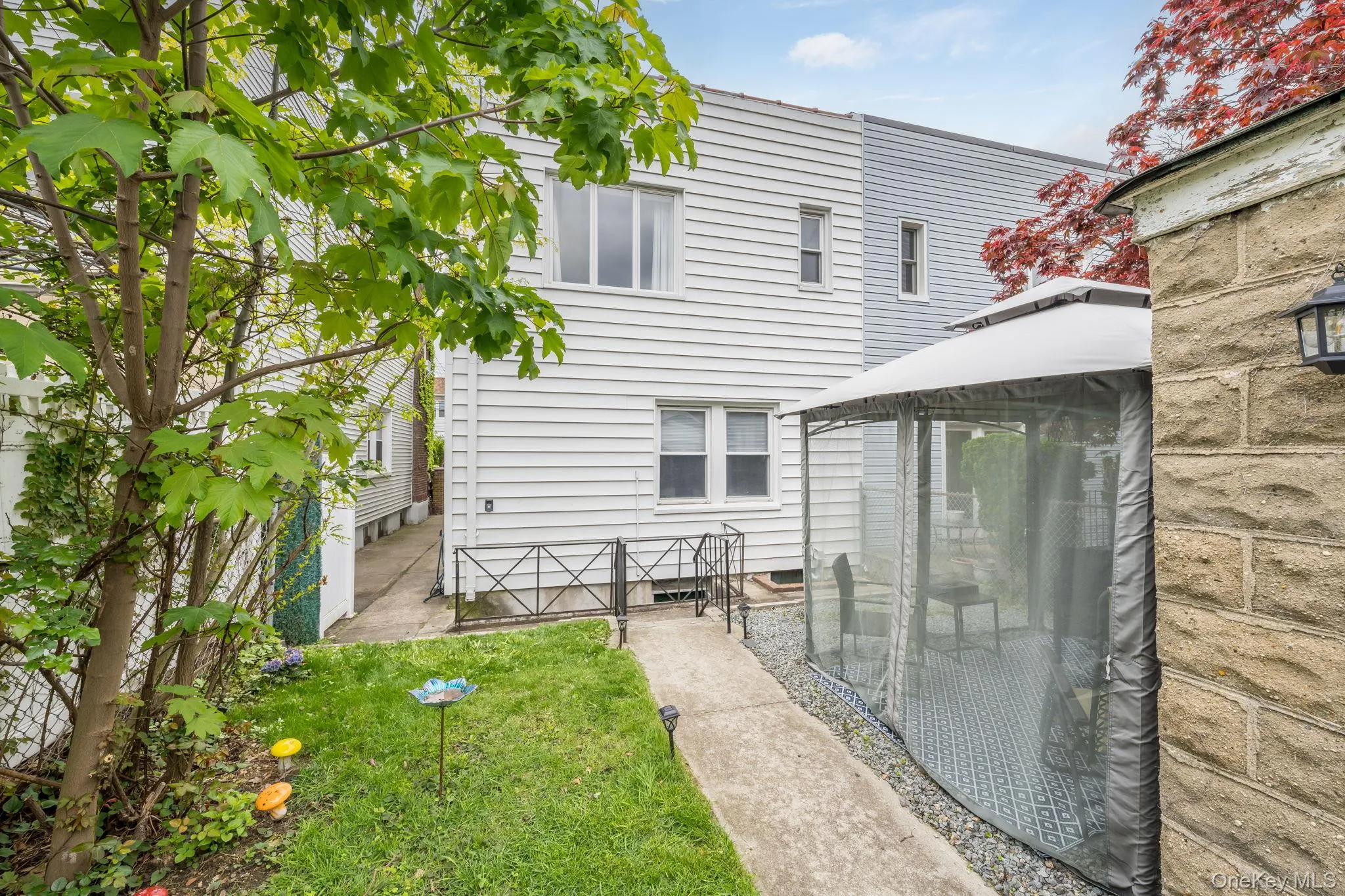 82-79 166th Street, New York, NY, 3 Bedrooms Bedrooms, 6 Rooms Rooms,1 BathroomBathrooms,Residential,For Rent,166th,0,992006 82-79 166th Street, New York, NY, 3 Bedrooms Bedrooms, 6 Rooms Rooms,1 BathroomBathrooms,Residential,For Rent,166th,0,992006