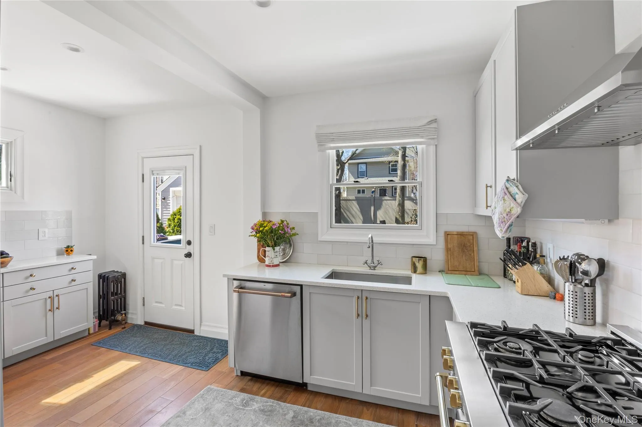 24 Beechhurst Avenue, Hempstead, NY, 2 Bedrooms Bedrooms, 5 Rooms Rooms,2 BathroomsBathrooms,Residential,For Rent,Beechhurst,0,992008 24 Beechhurst Avenue, Hempstead, NY, 2 Bedrooms Bedrooms, 5 Rooms Rooms,2 BathroomsBathrooms,Residential,For Rent,Beechhurst,0,992008