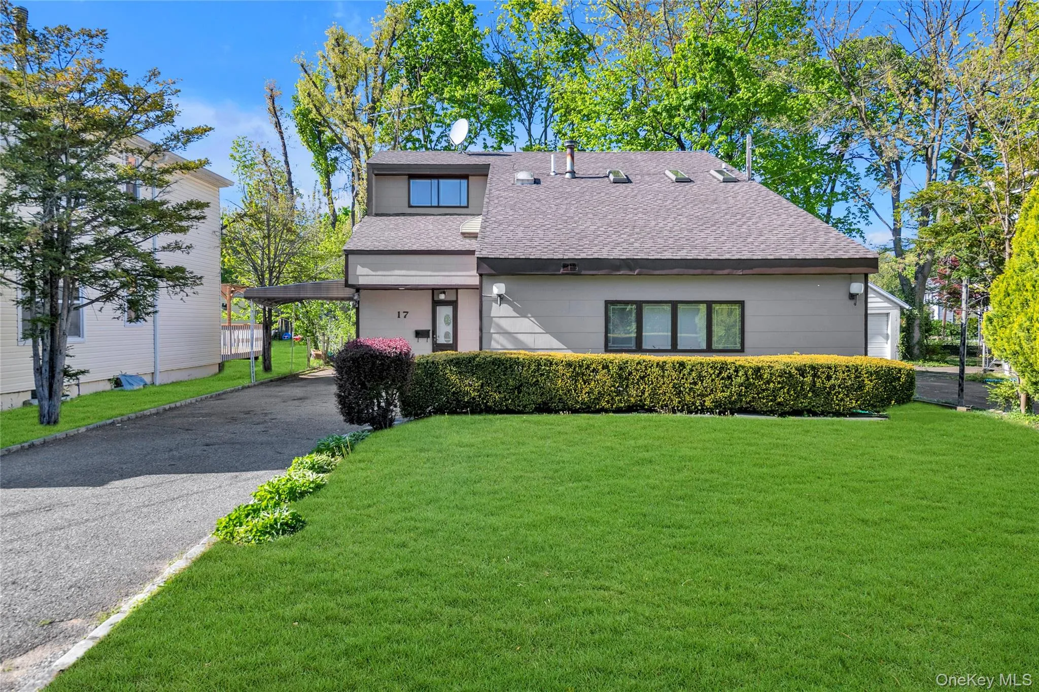 17 North Road, North Hempstead, NY, 3 Bedrooms Bedrooms, 6 Rooms Rooms,2 BathroomsBathrooms,Residential Lease,For Rent,North,0,992010 17 North Road, North Hempstead, NY, 3 Bedrooms Bedrooms, 6 Rooms Rooms,2 BathroomsBathrooms,Residential Lease,For Rent,North,0,992010