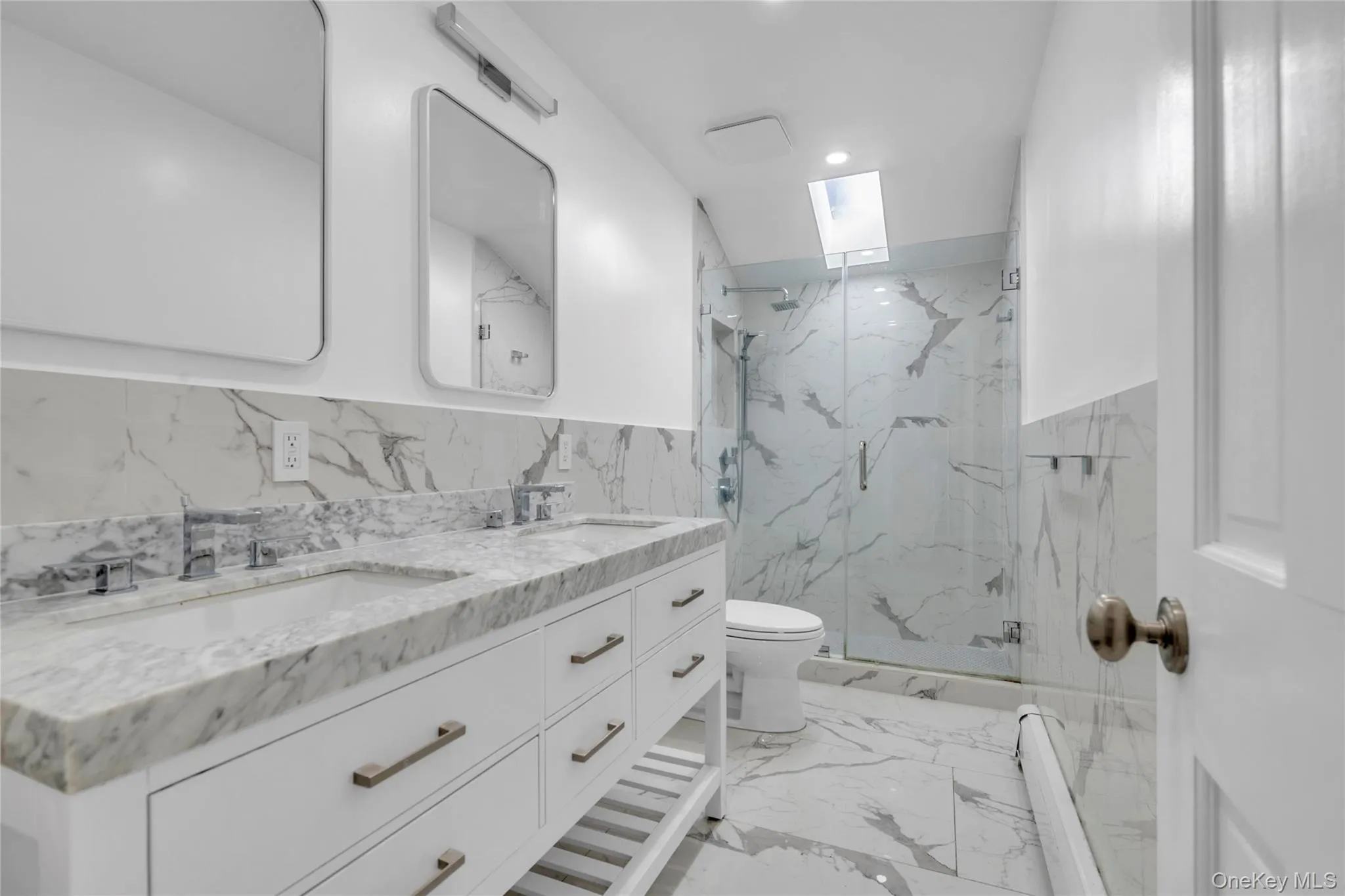 17 North Road, North Hempstead, NY, 3 Bedrooms Bedrooms, 6 Rooms Rooms,2 BathroomsBathrooms,Residential Lease,For Rent,North,0,992010 17 North Road, North Hempstead, NY, 3 Bedrooms Bedrooms, 6 Rooms Rooms,2 BathroomsBathrooms,Residential Lease,For Rent,North,0,992010