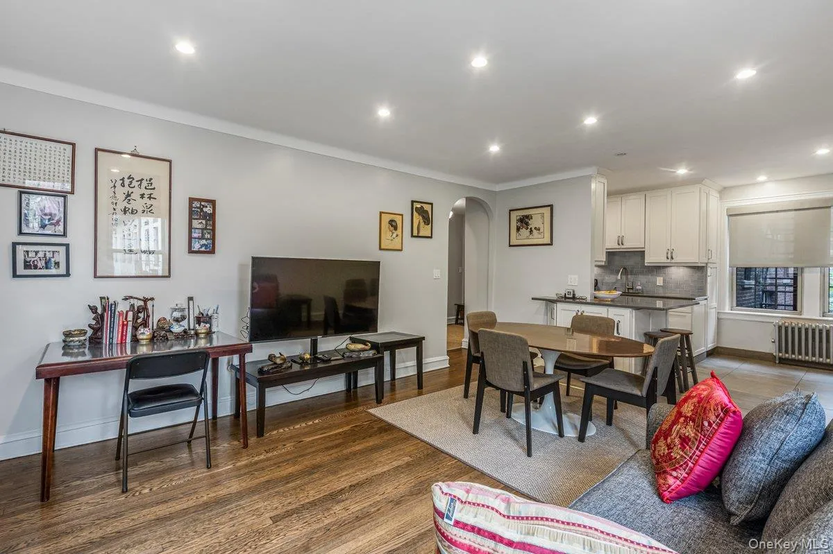 150 Burns, New York, NY, 4 Bedrooms Bedrooms, 8 Rooms Rooms,3 BathroomsBathrooms,Residential,For Rent,Burns,0,KEY992028 150 Burns, New York, NY, 4 Bedrooms Bedrooms, 8 Rooms Rooms,3 BathroomsBathrooms,Residential,For Rent,Burns,0,KEY992028