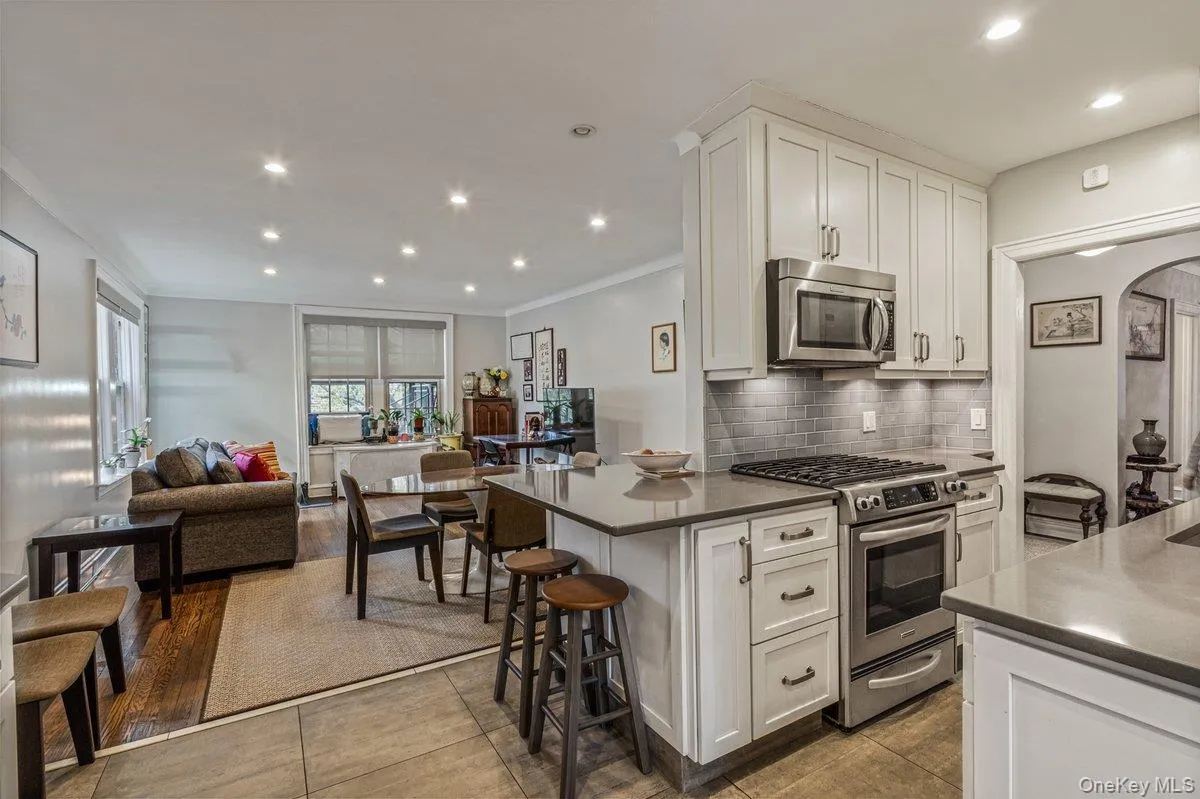 150 Burns, New York, NY, 4 Bedrooms Bedrooms, 8 Rooms Rooms,3 BathroomsBathrooms,Residential,For Rent,Burns,0,KEY992028 150 Burns, New York, NY, 4 Bedrooms Bedrooms, 8 Rooms Rooms,3 BathroomsBathrooms,Residential,For Rent,Burns,0,KEY992028