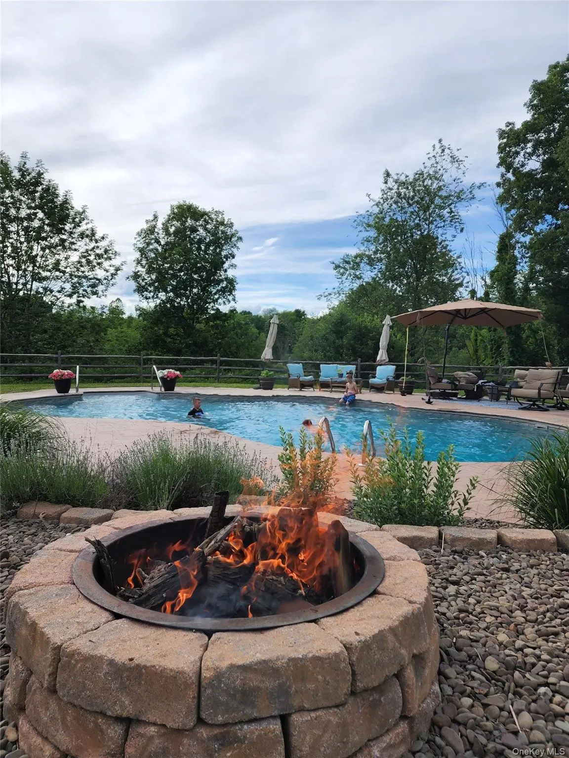 Take in the view and the spectacular SUNSETS while sitting by your fire pit and inground pool! Take in the view and the spectacular SUNSETS while sitting by your fire pit and inground pool!