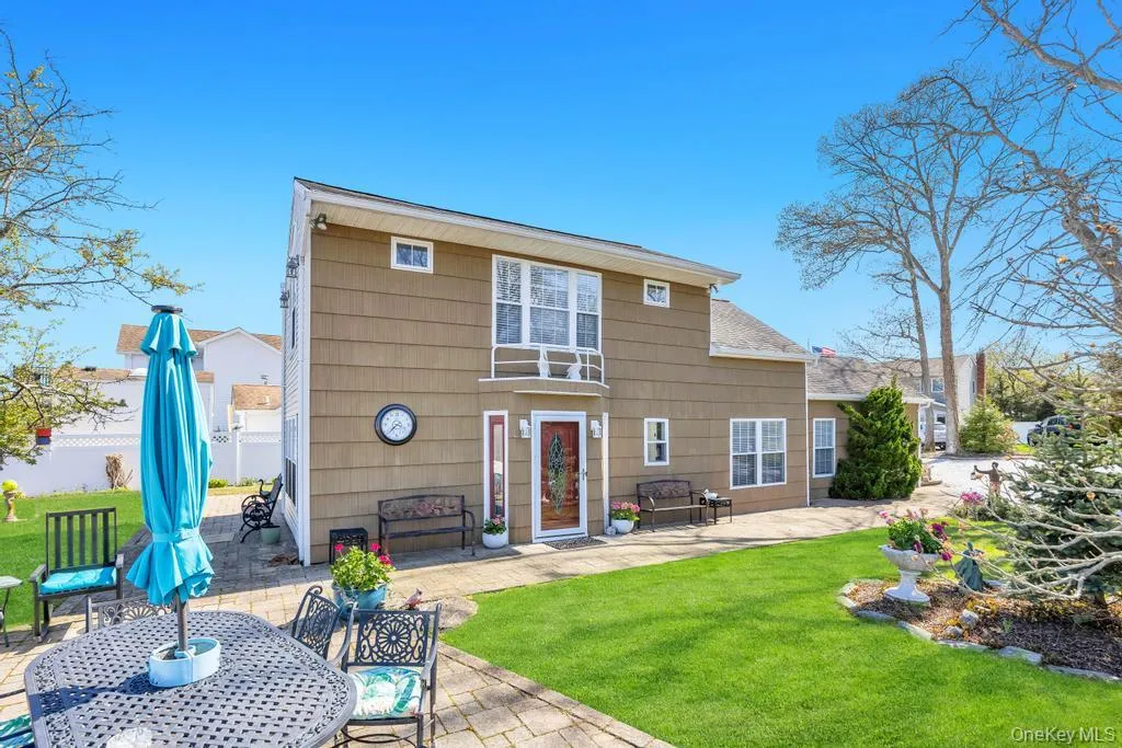 70 Featherbed Lane, Islip, NY, 2 Bedrooms Bedrooms, 4 Rooms Rooms,1 BathroomBathrooms,Residential,For Rent,Featherbed,0,992058 70 Featherbed Lane, Islip, NY, 2 Bedrooms Bedrooms, 4 Rooms Rooms,1 BathroomBathrooms,Residential,For Rent,Featherbed,0,992058
